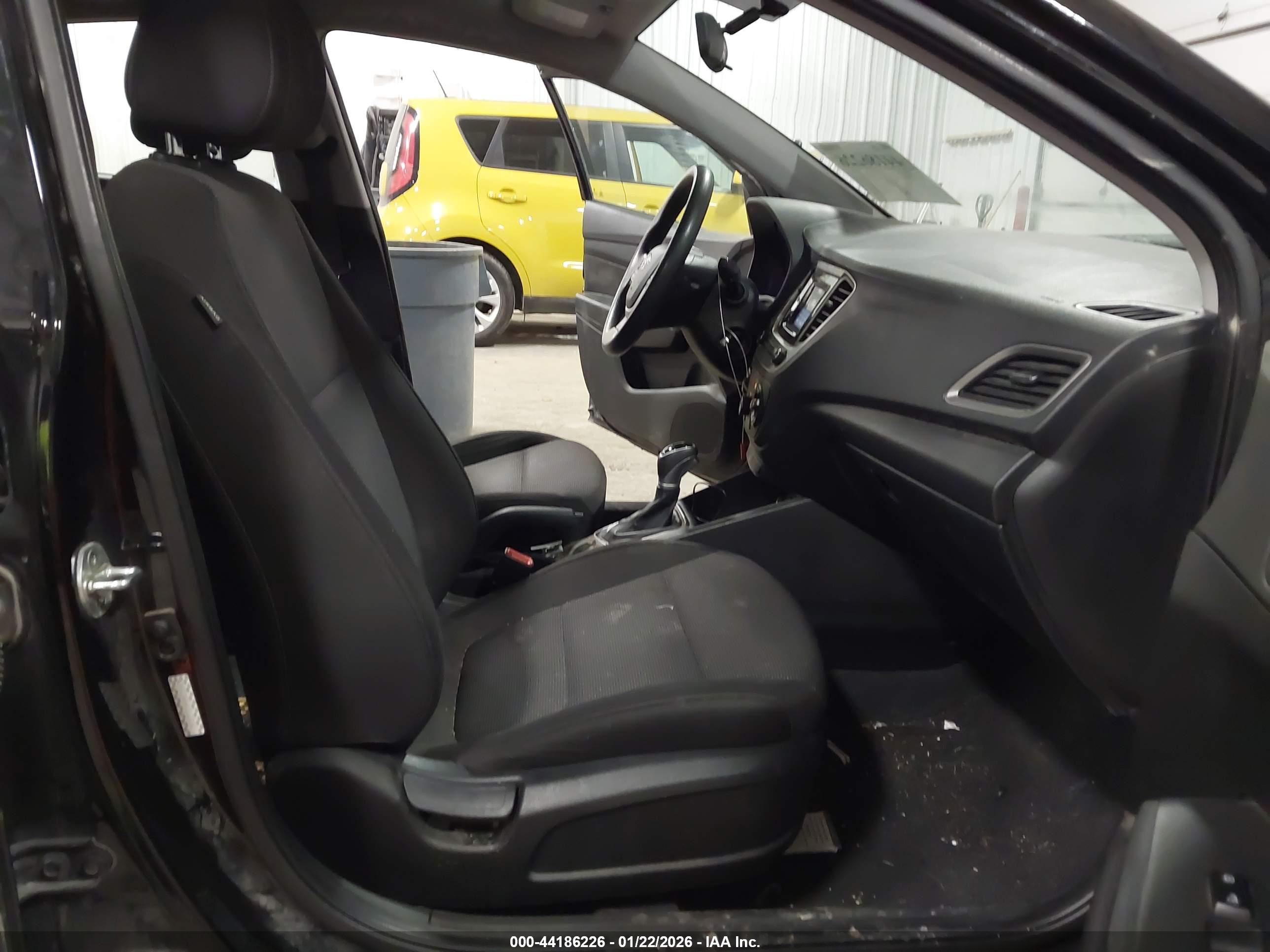 HYUNDAI ACCENT image 5