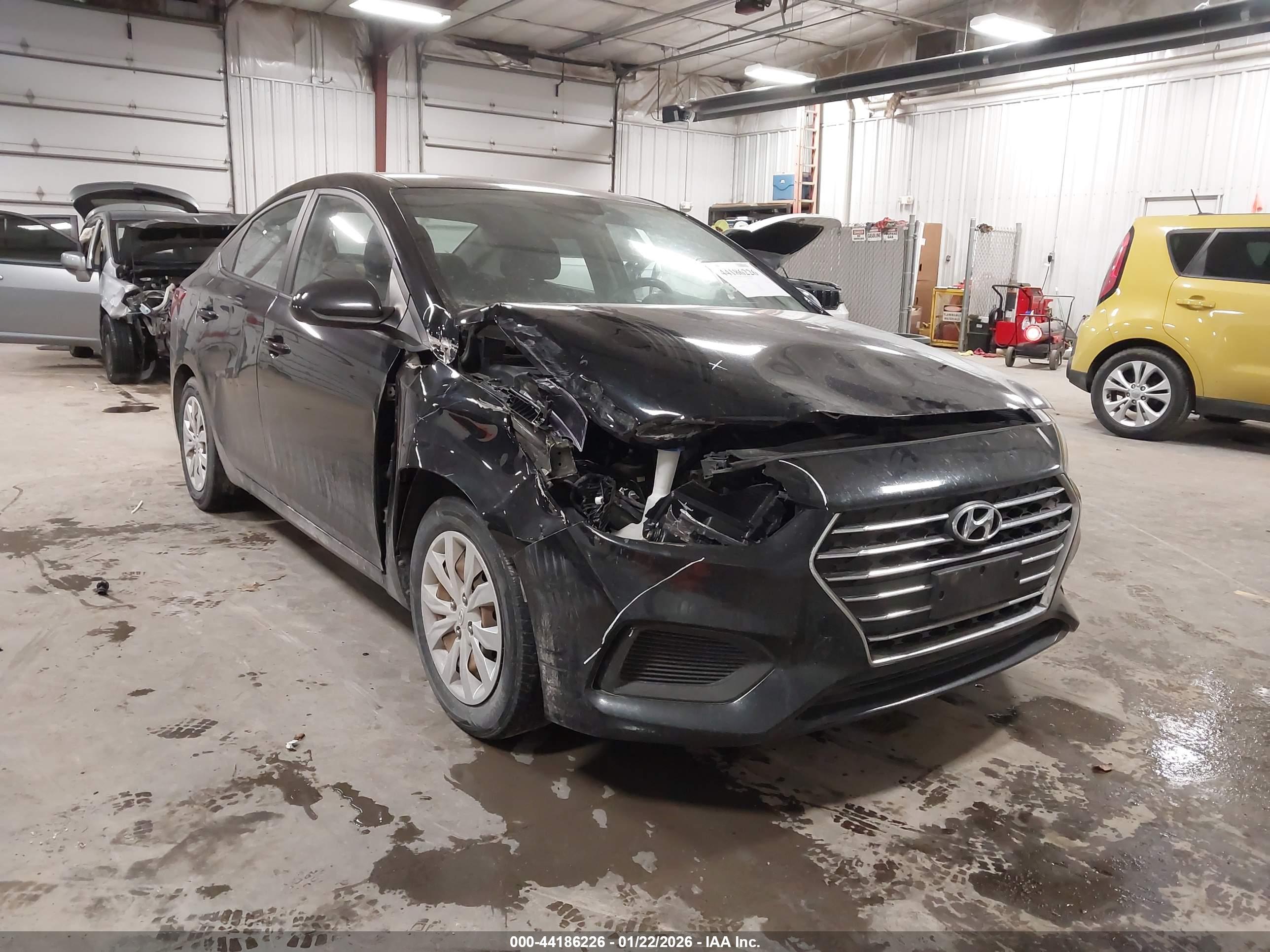 HYUNDAI ACCENT image 6