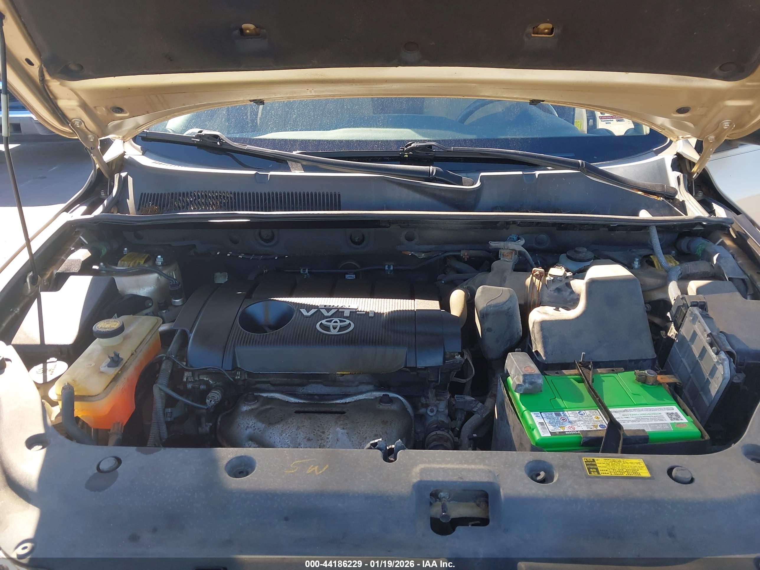 TOYOTA RAV4 image 10