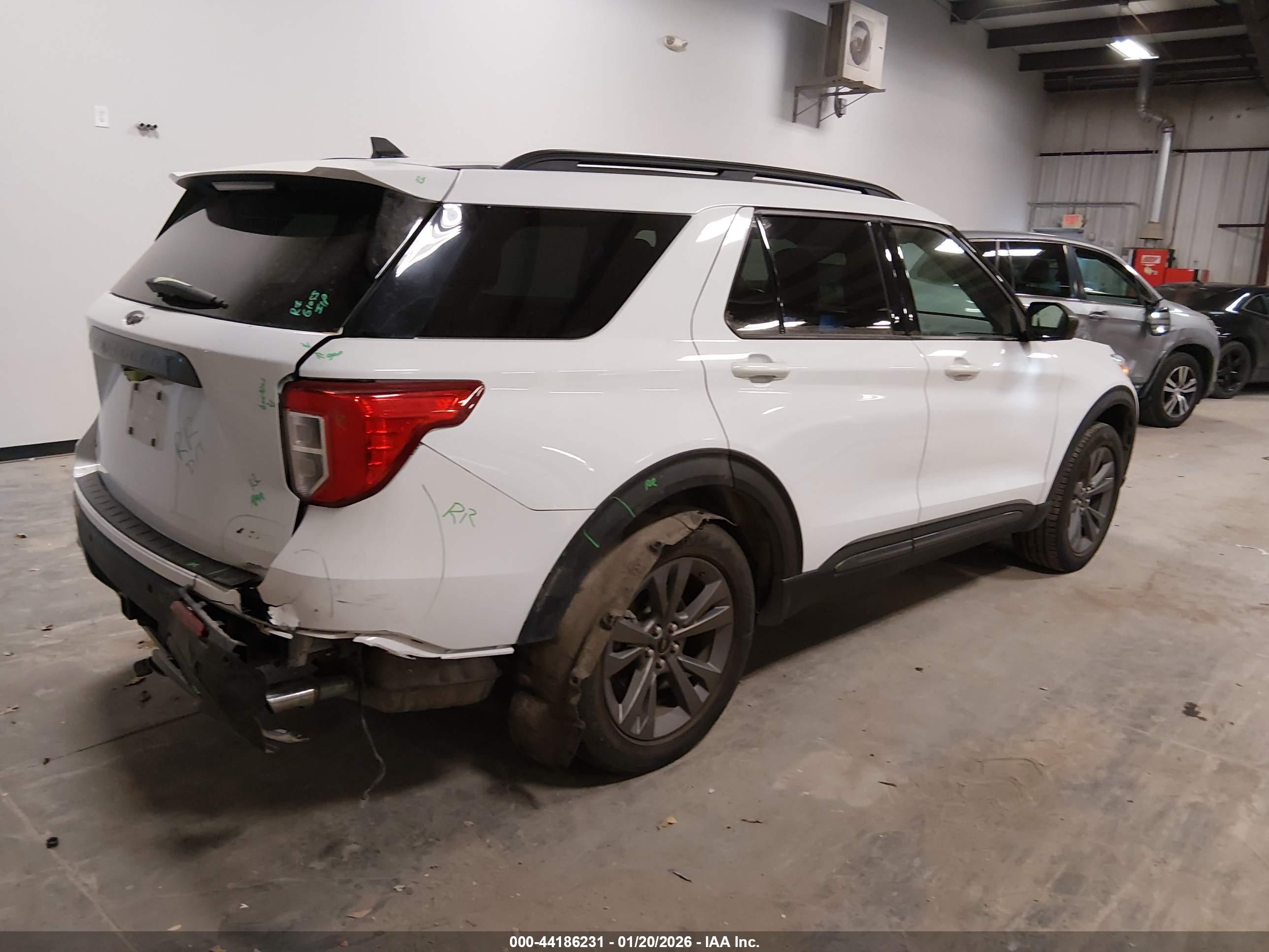 FORD EXPLORER image 4