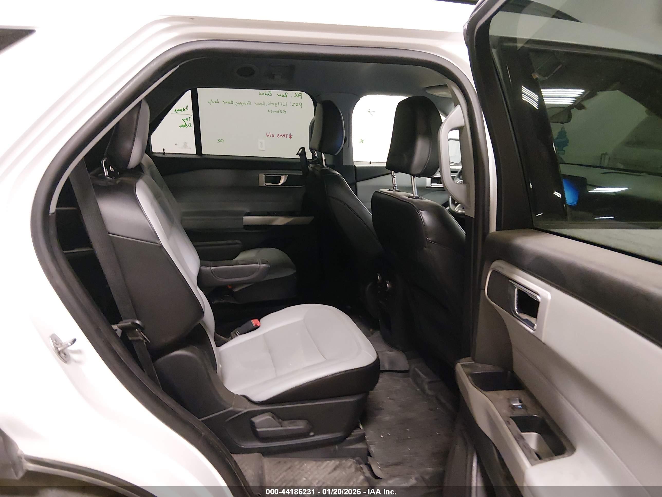 FORD EXPLORER image 8