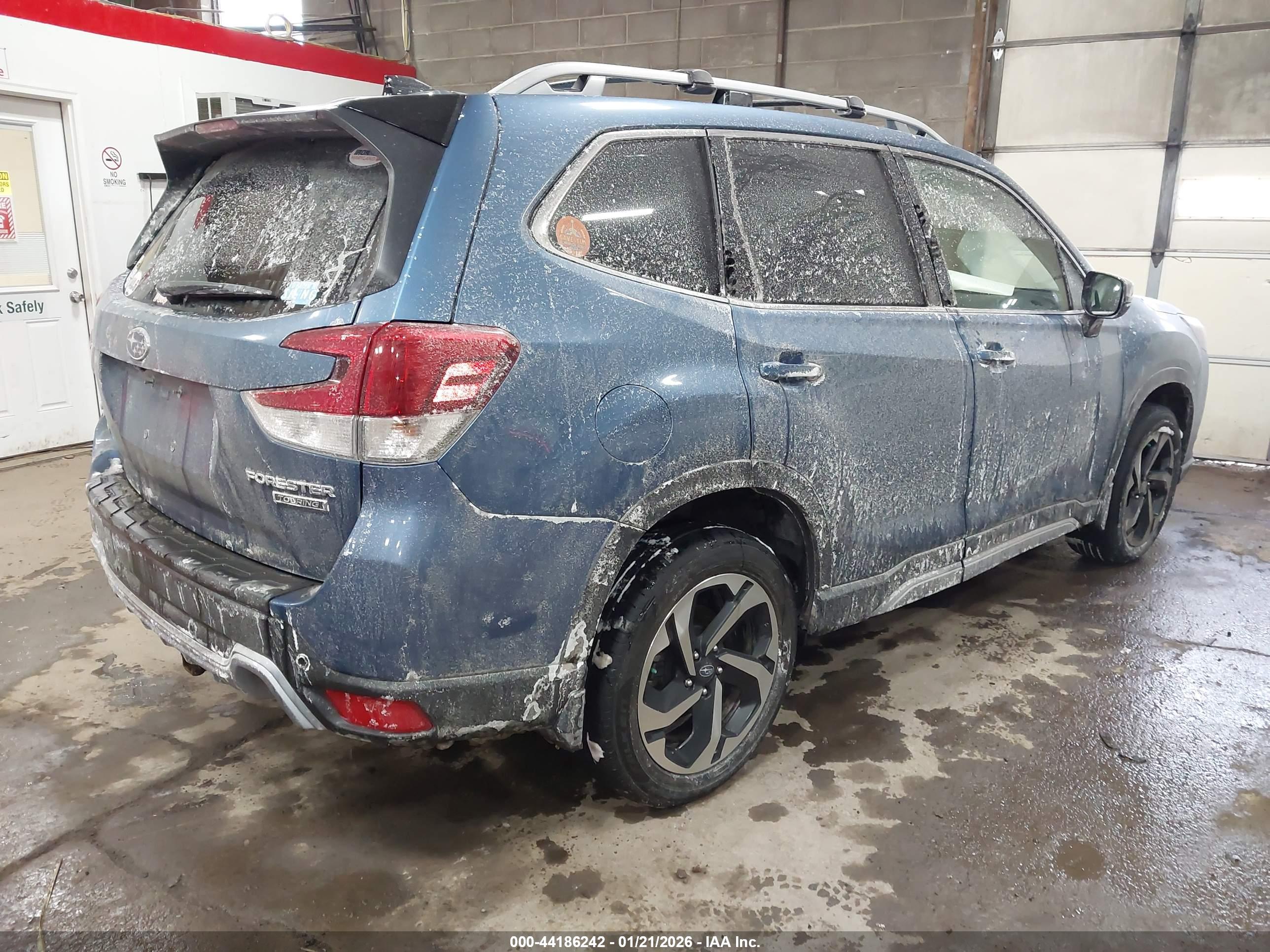 SUBARU FORESTER image 4