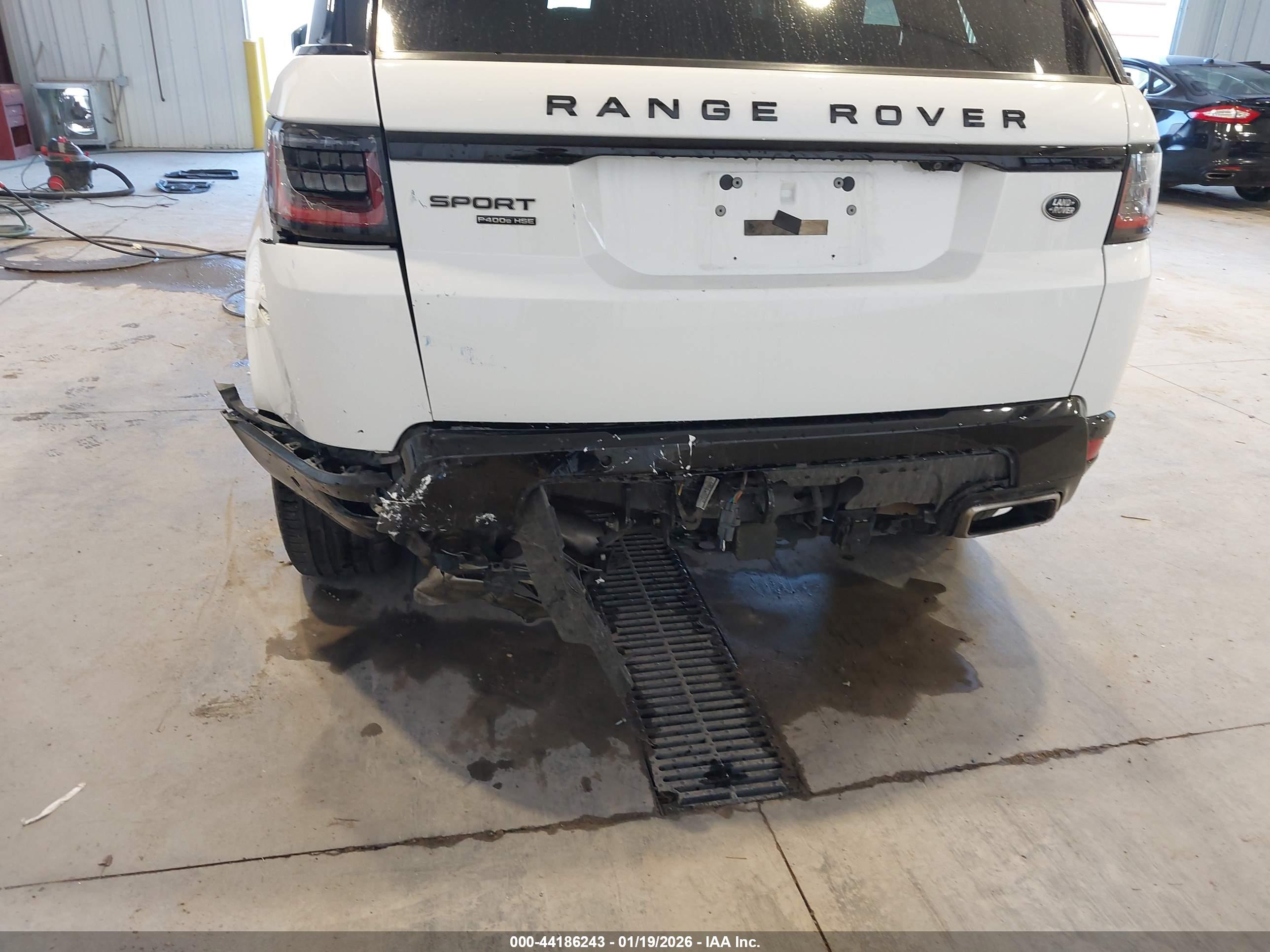 LAND ROVER image 6