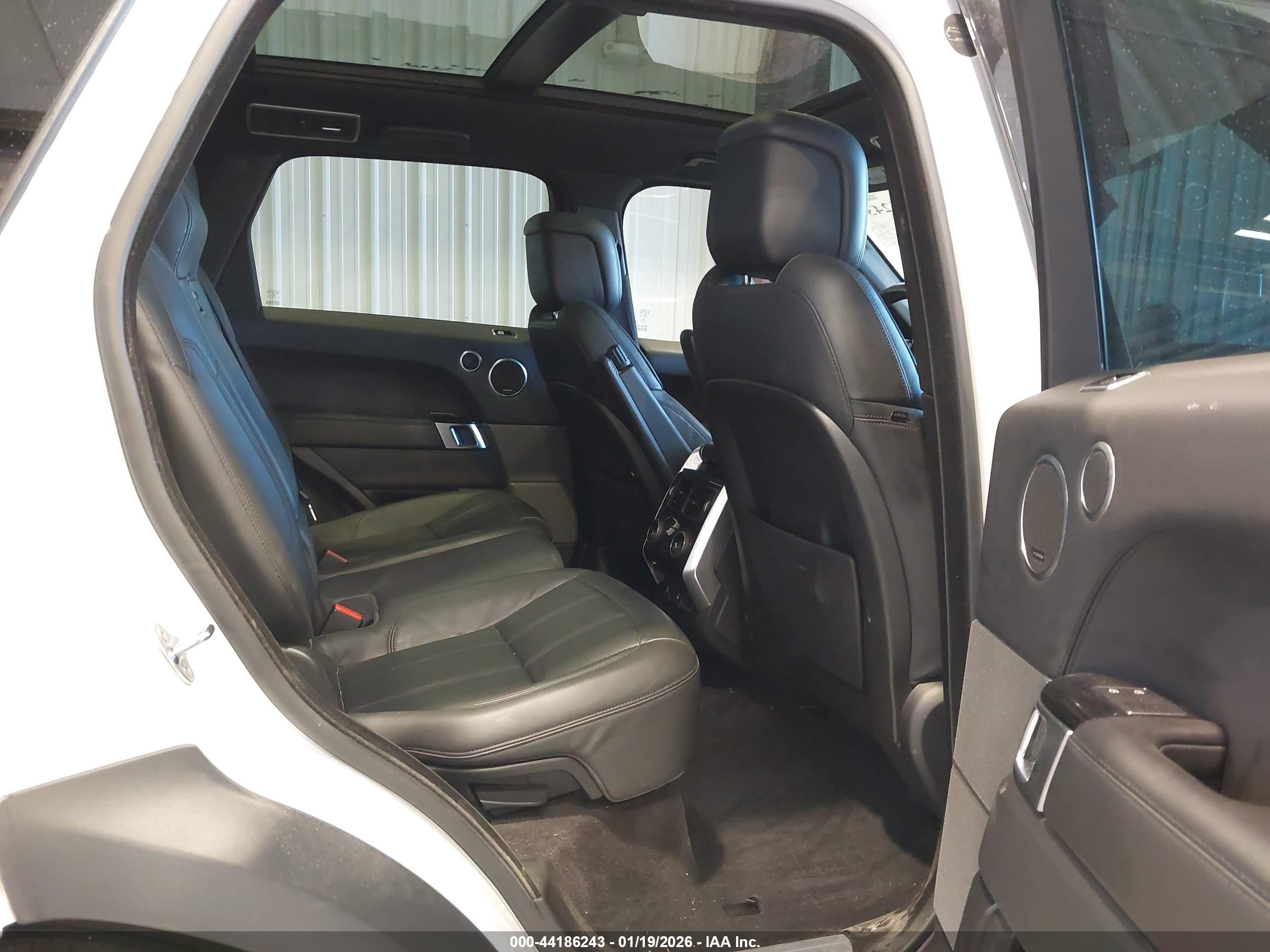 LAND ROVER image 8