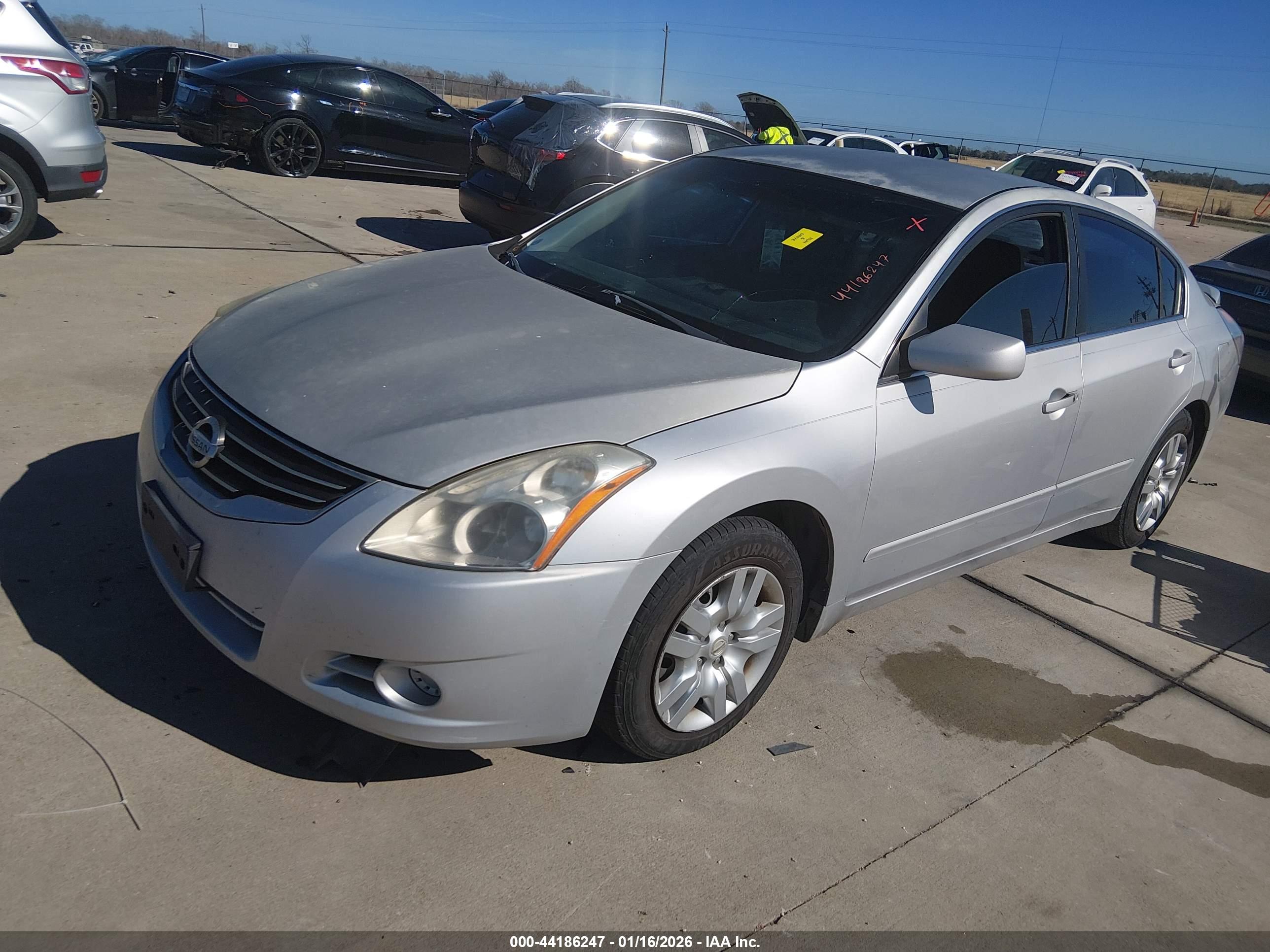 NISSAN ALTIMA image 2