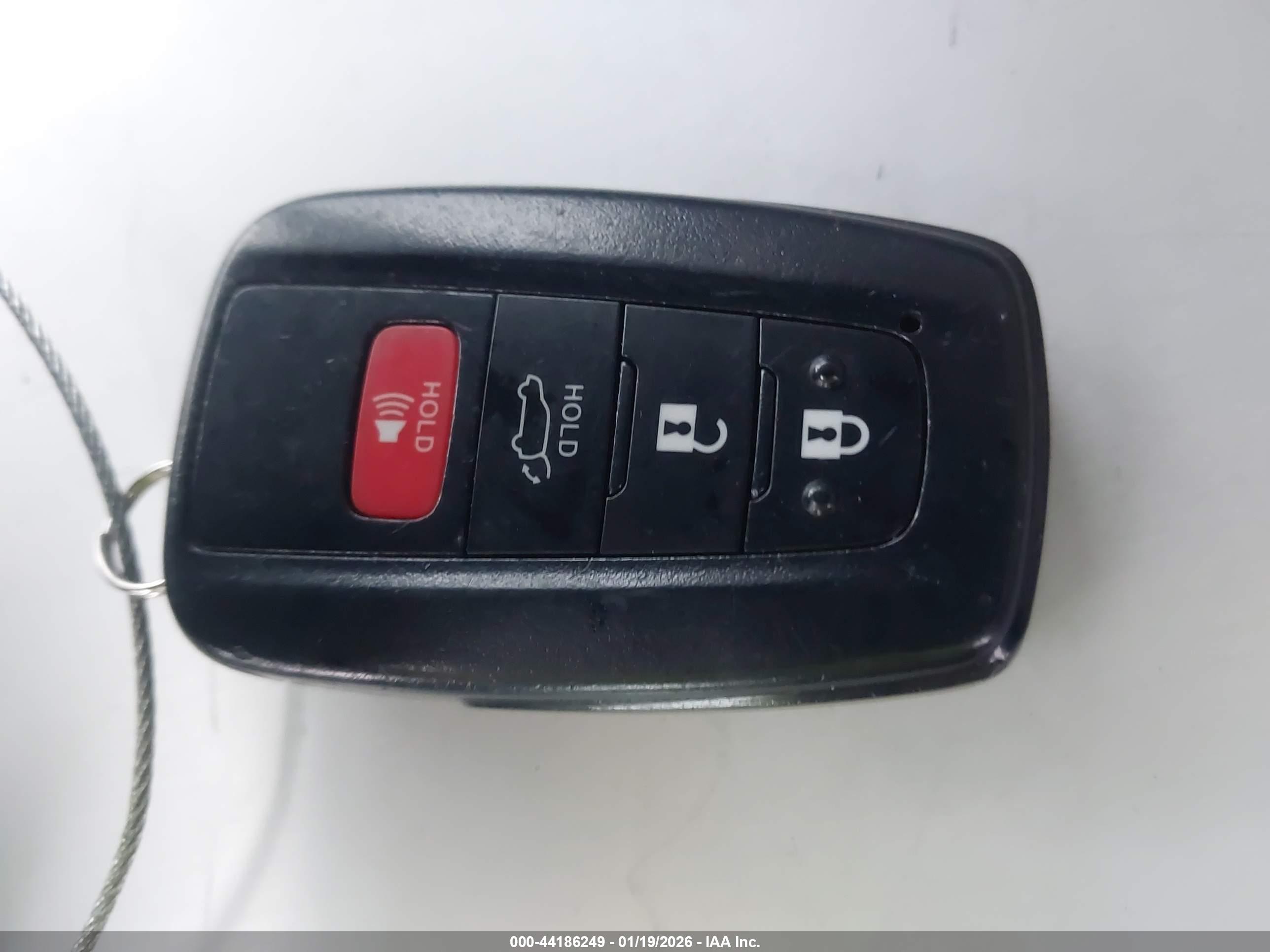TOYOTA RAV4 image 11
