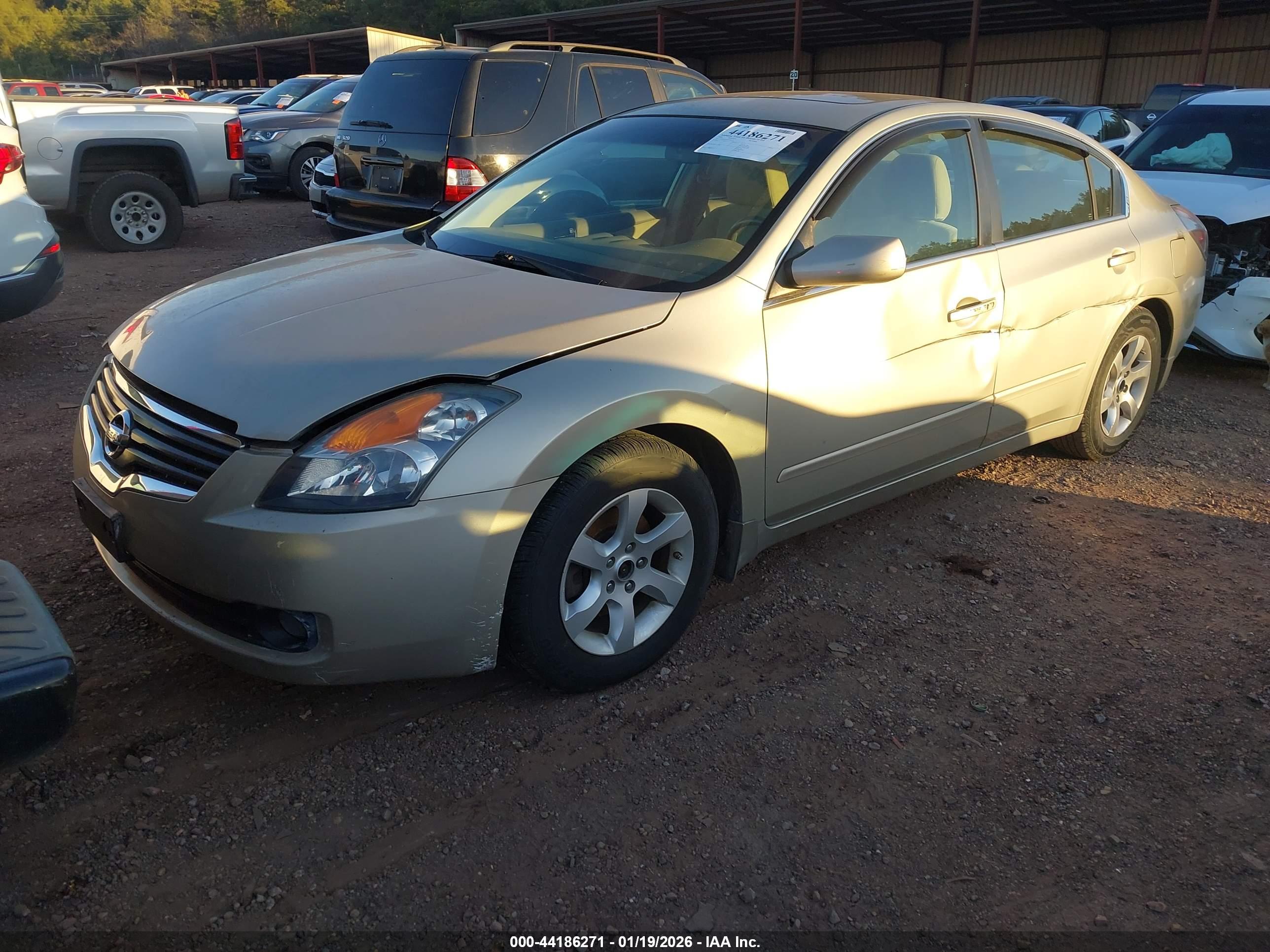 NISSAN ALTIMA image 2