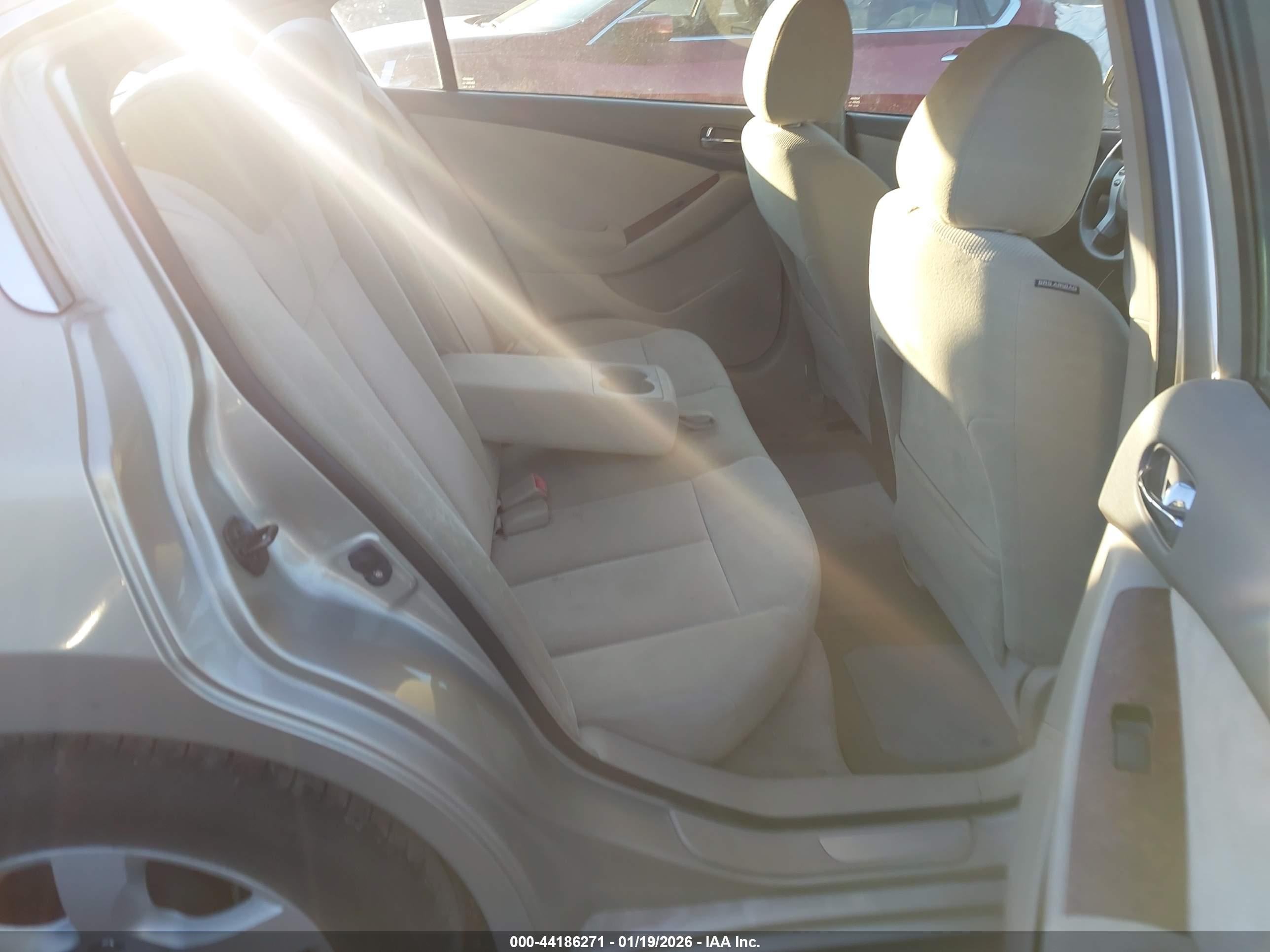 NISSAN ALTIMA image 8