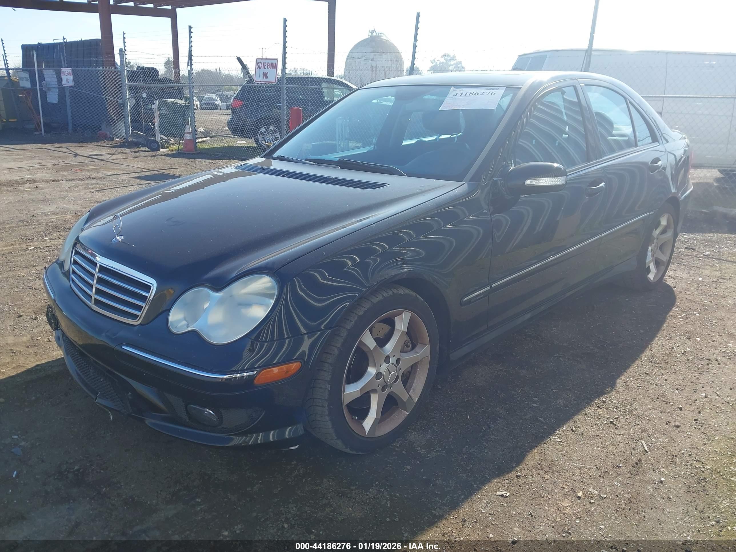 MERCEDES-BENZ C image 2