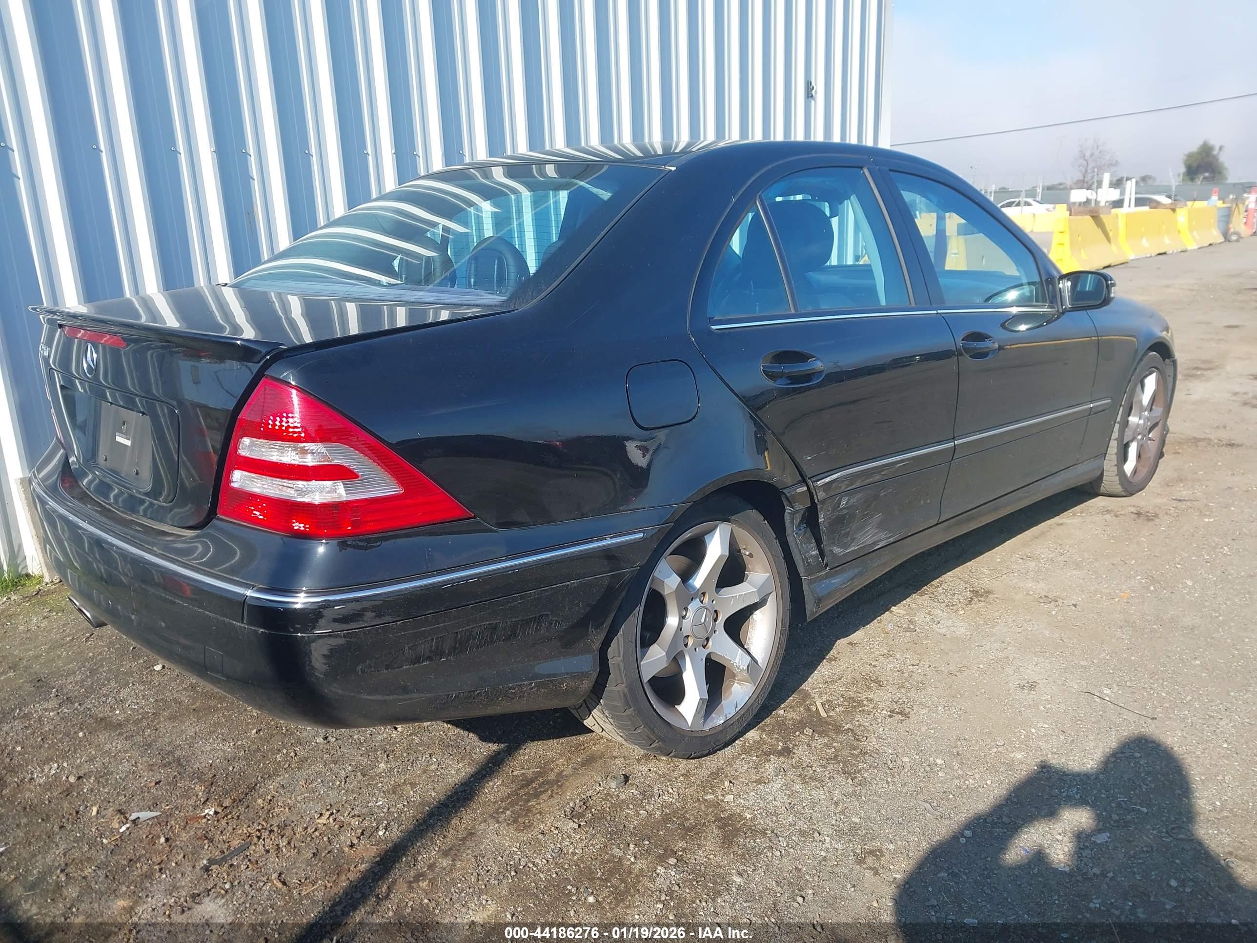 MERCEDES-BENZ C image 4