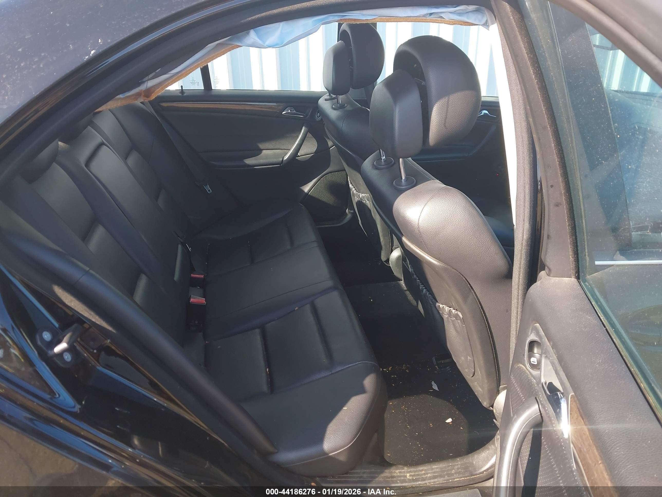 MERCEDES-BENZ C image 8