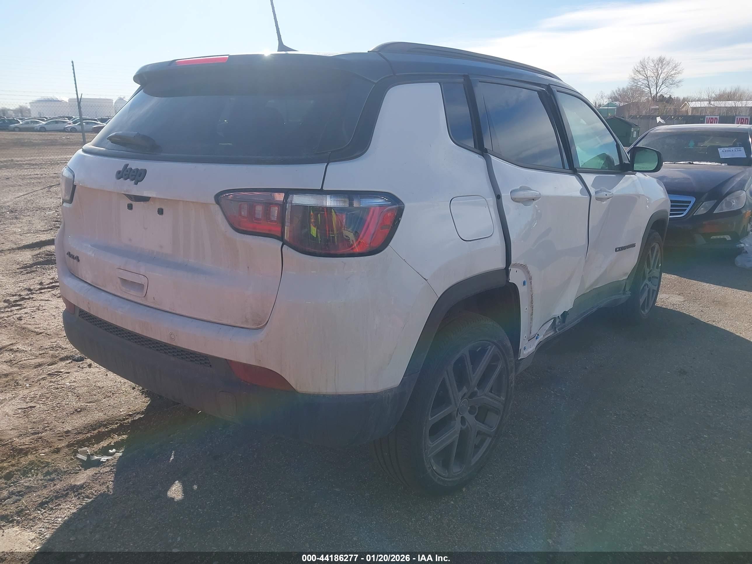 JEEP COMPASS image 4