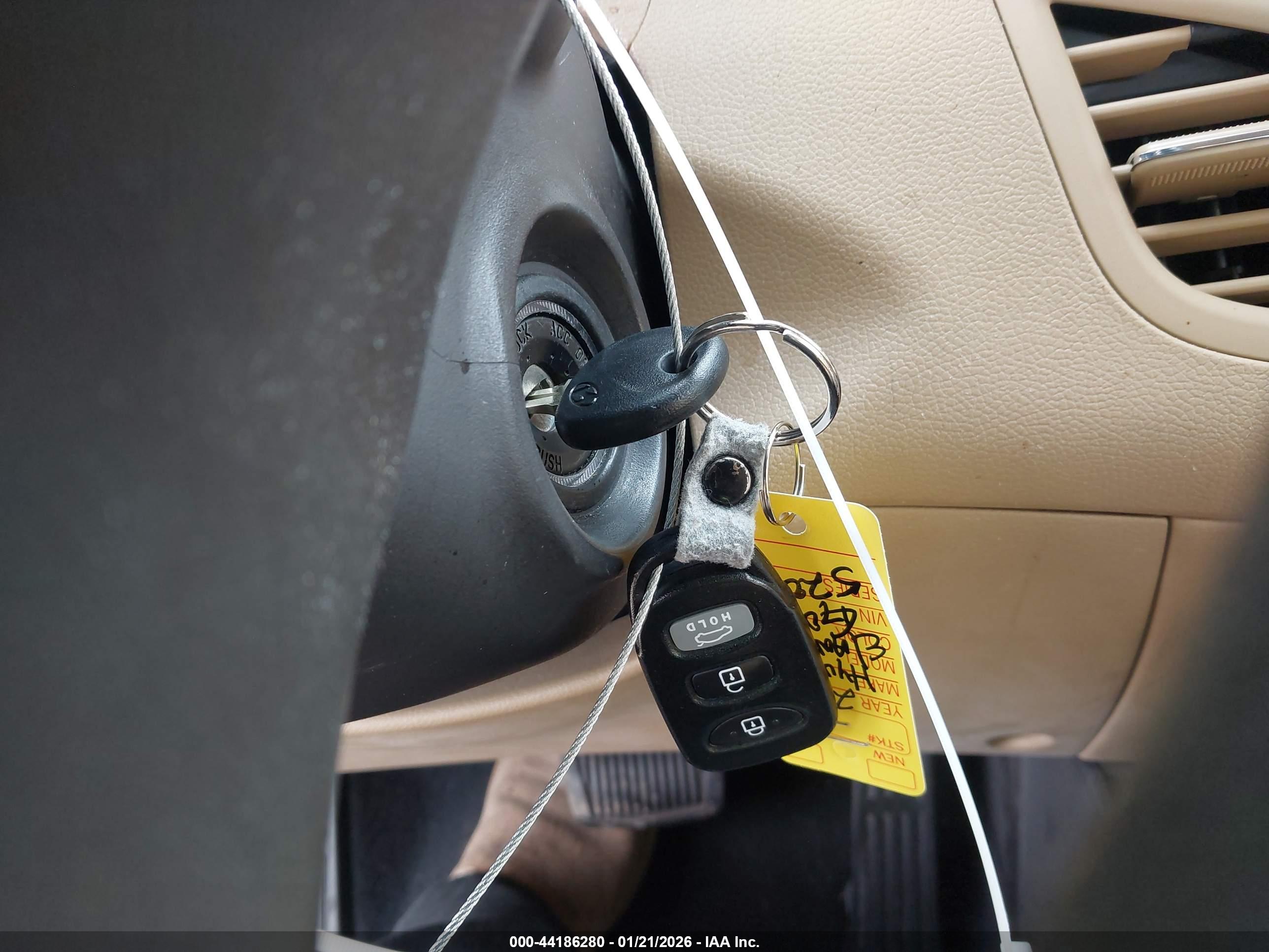 HYUNDAI ELANTRA image 11