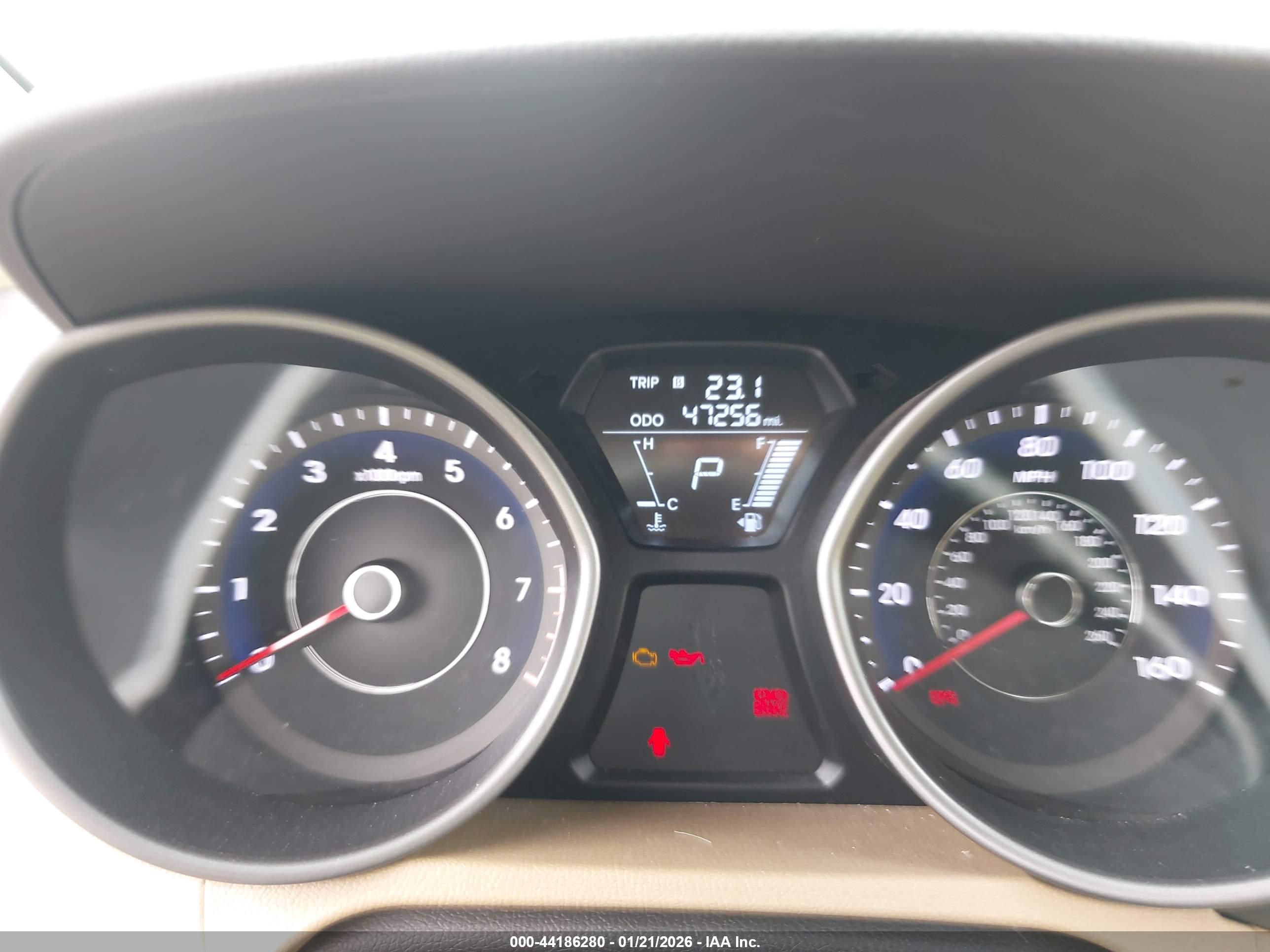 HYUNDAI ELANTRA image 7