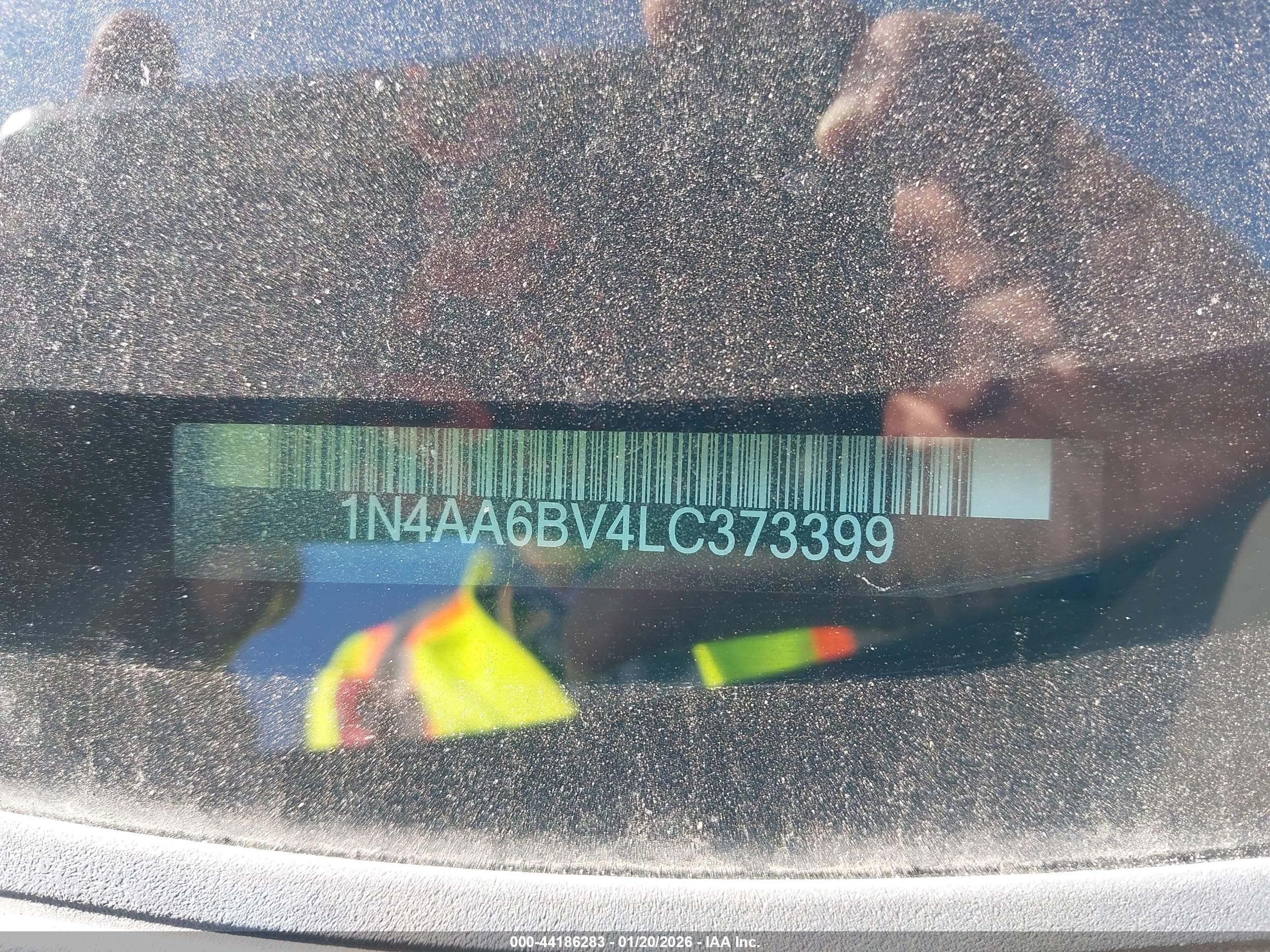 NISSAN MAXIMA image 9