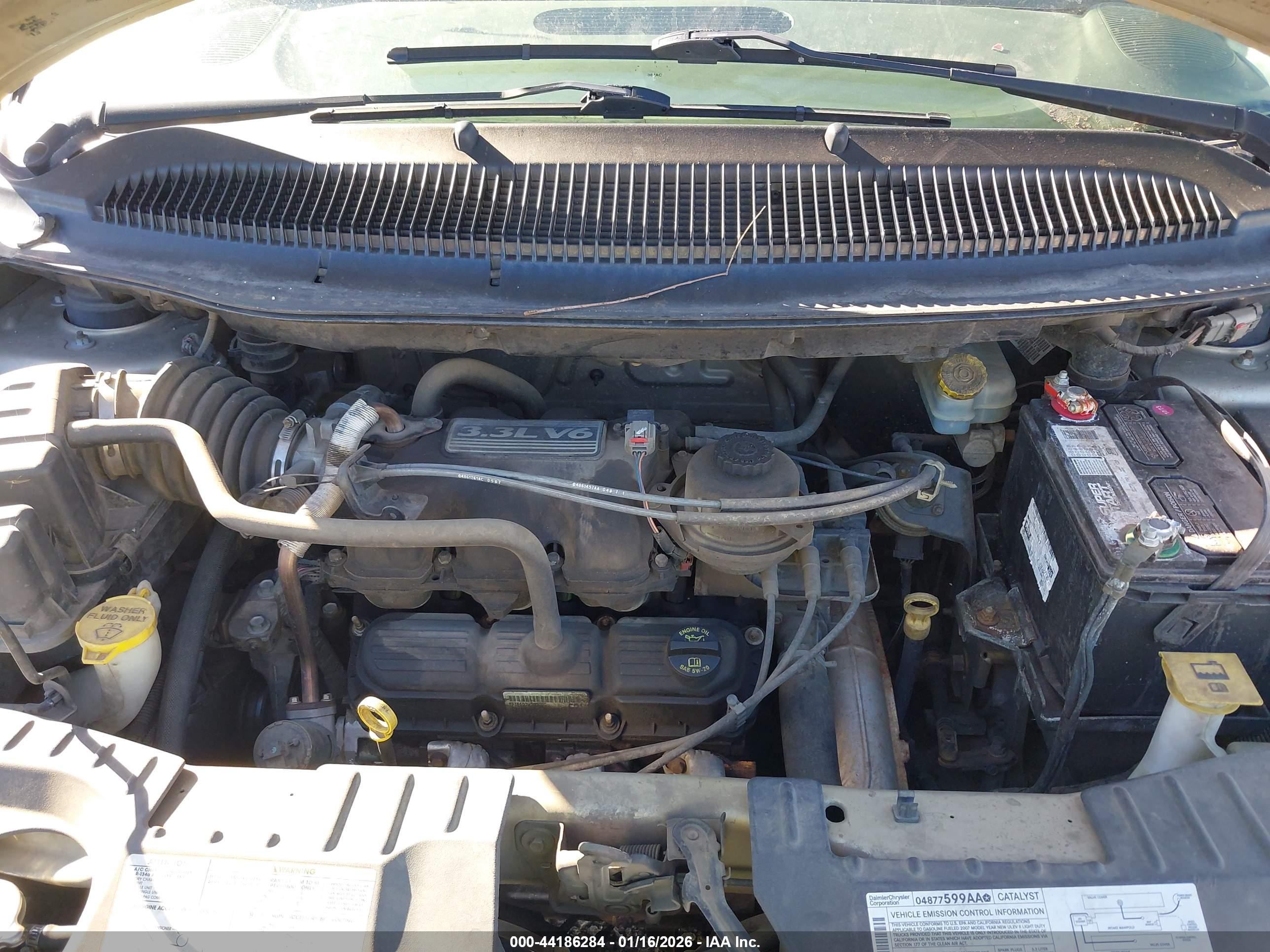 DODGE CARAVAN image 10
