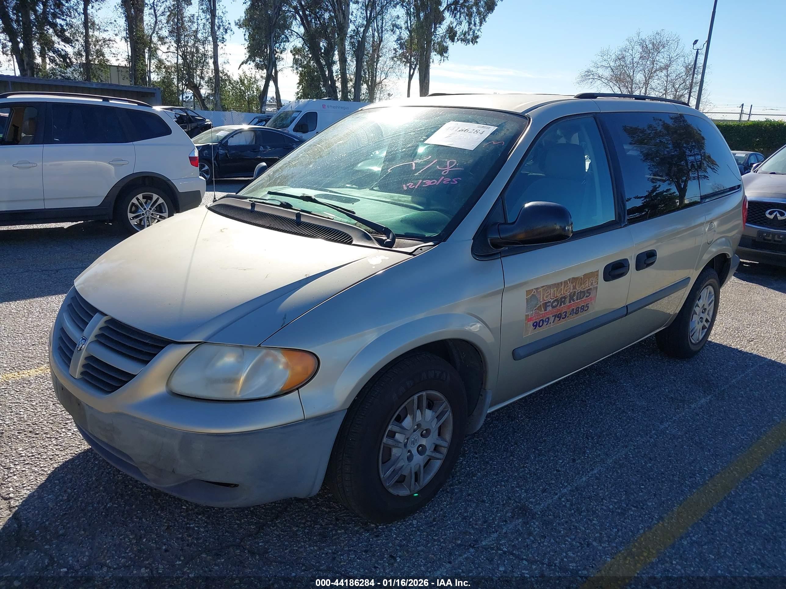DODGE CARAVAN image 2