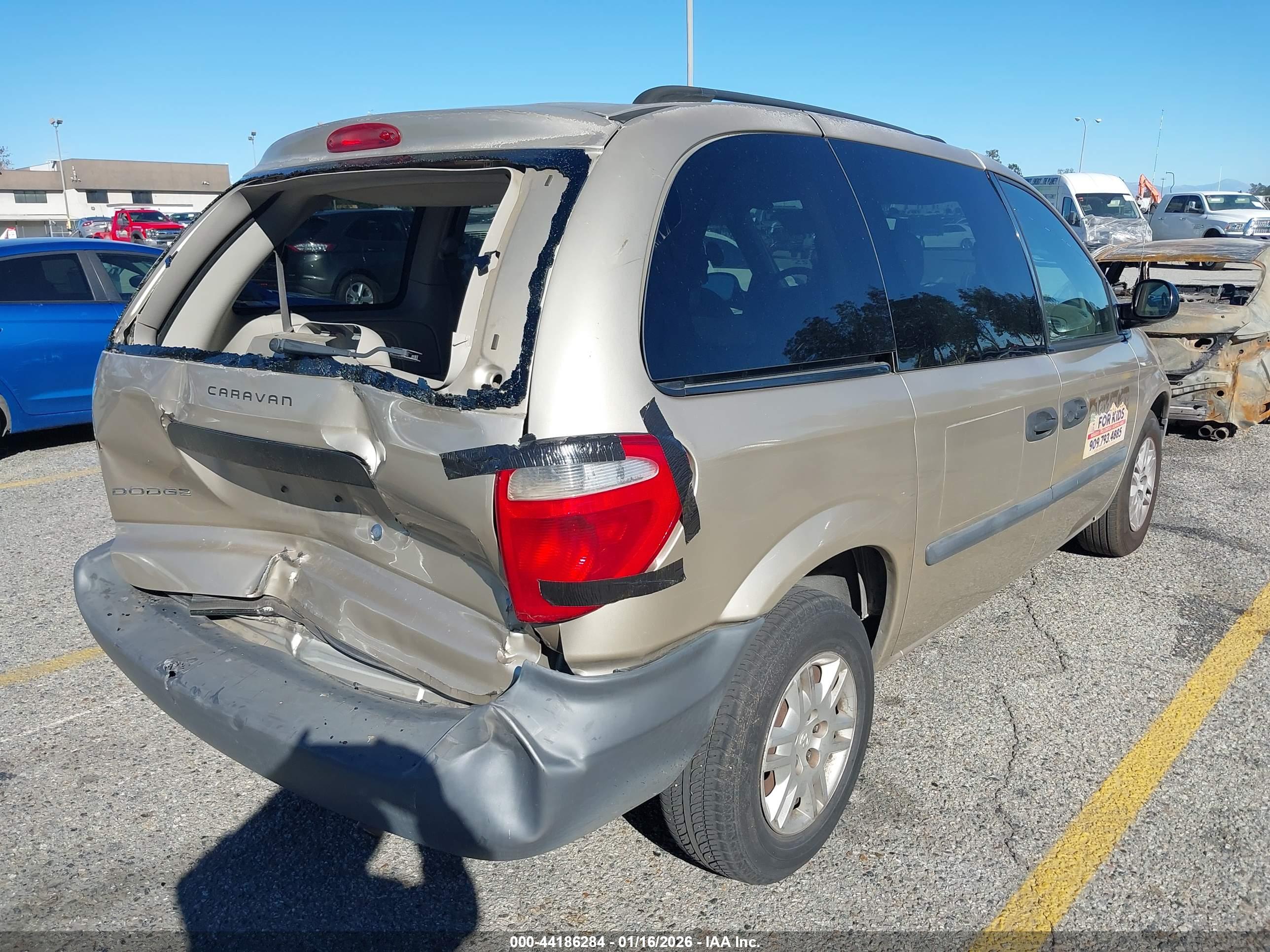 DODGE CARAVAN image 4