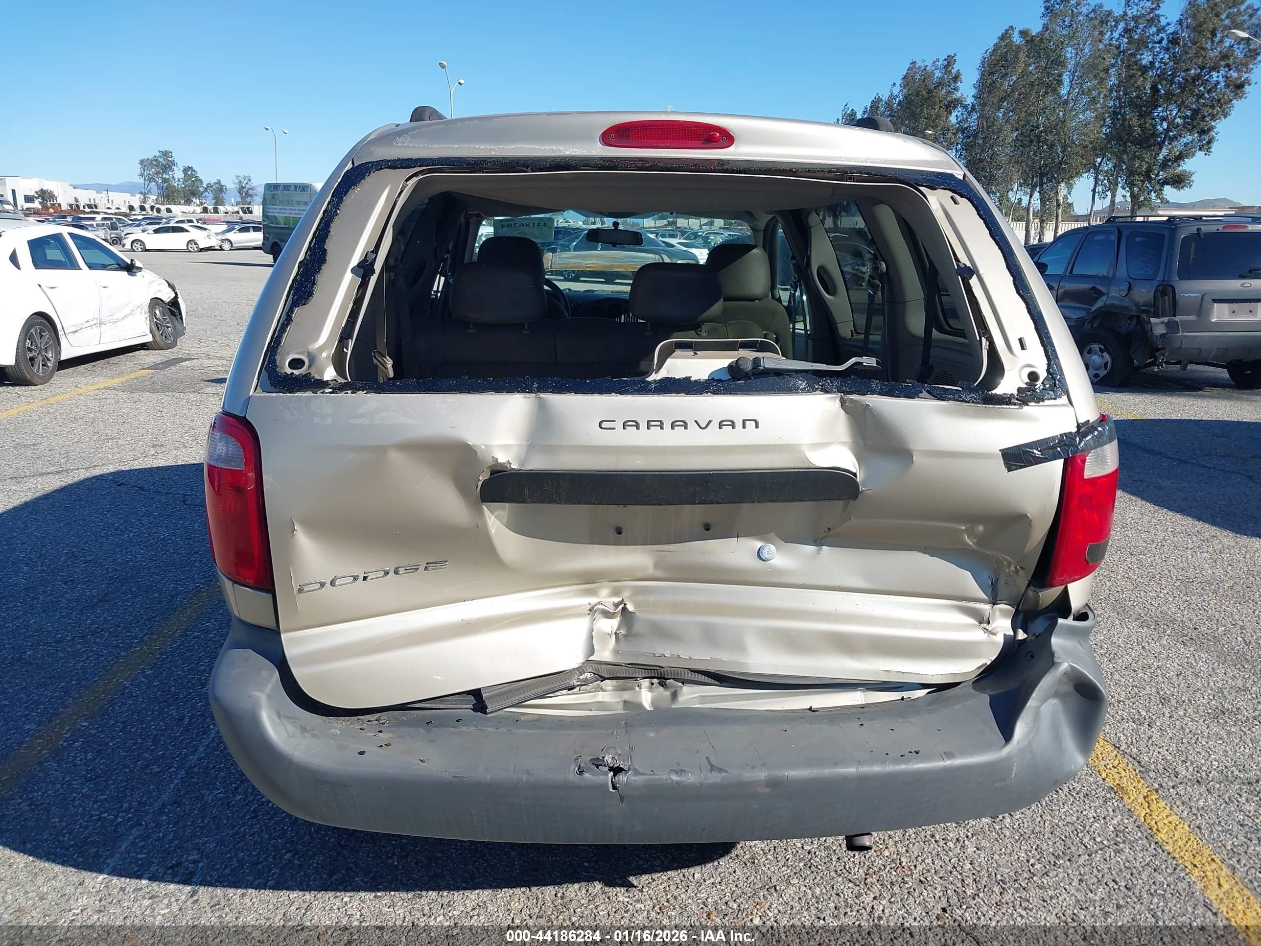 DODGE CARAVAN image 6
