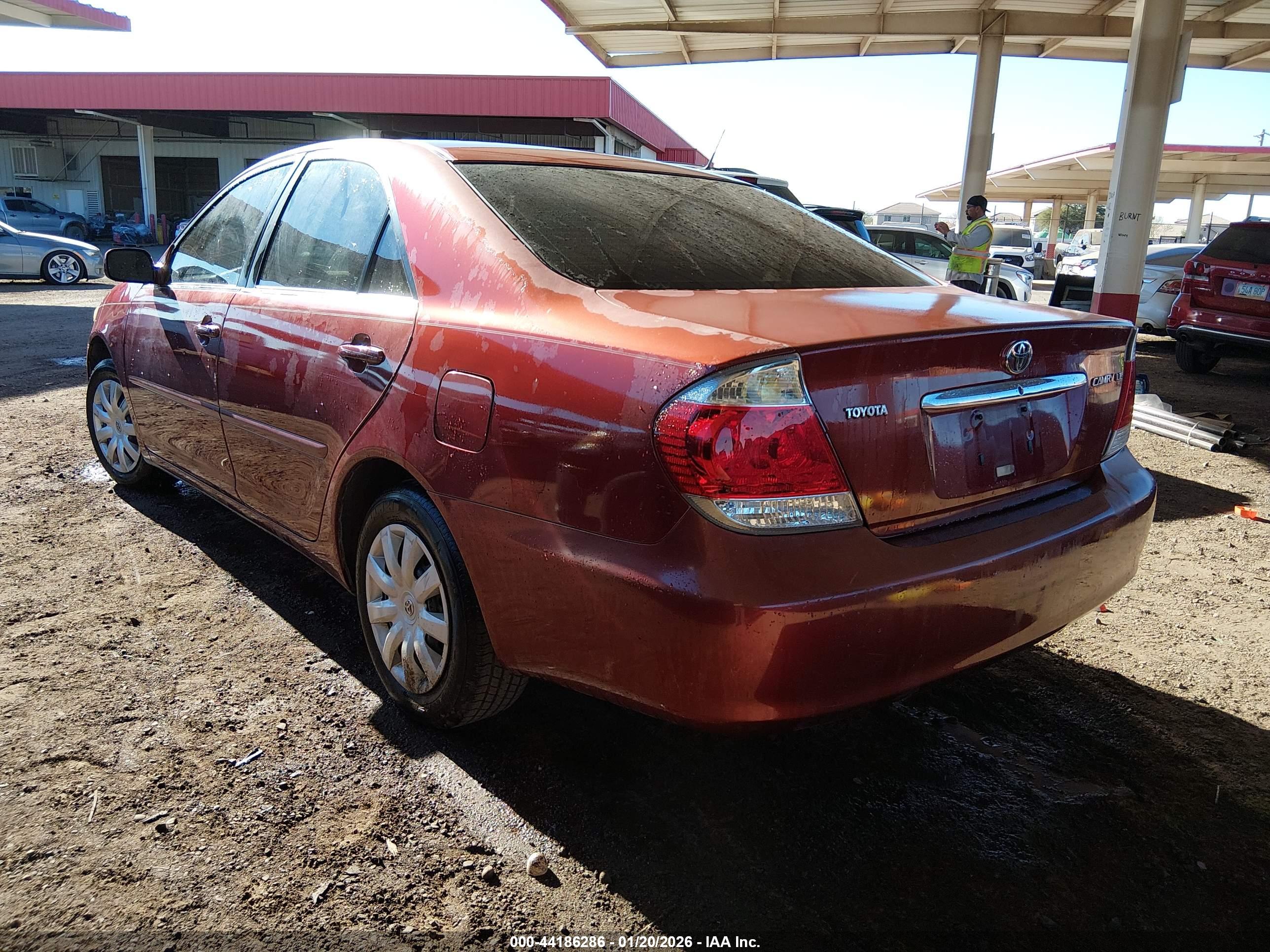 TOYOTA CAMRY image 3