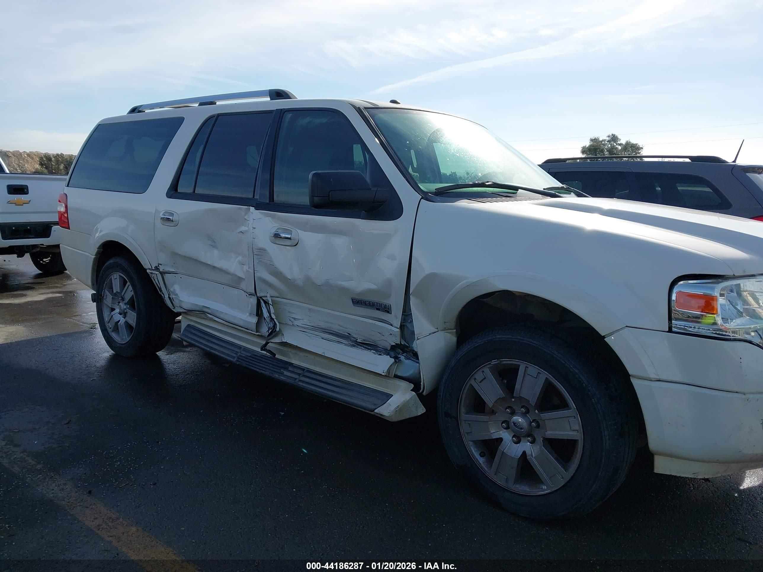 FORD EXPEDITION image 6