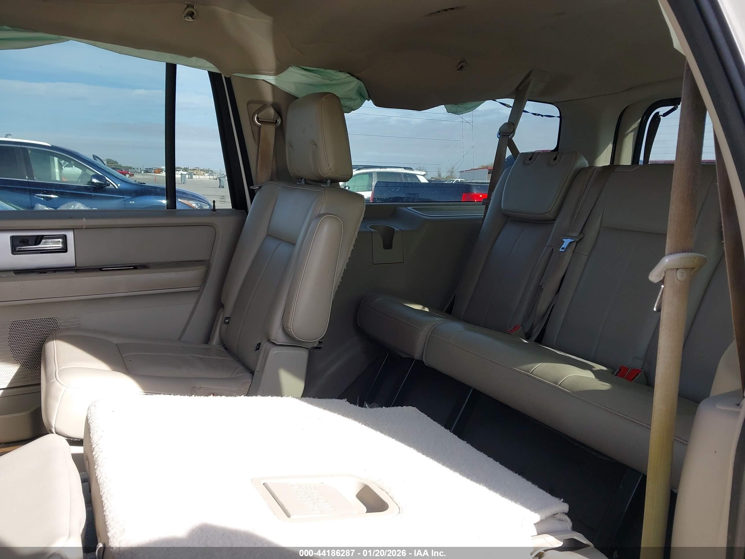 FORD EXPEDITION image 8