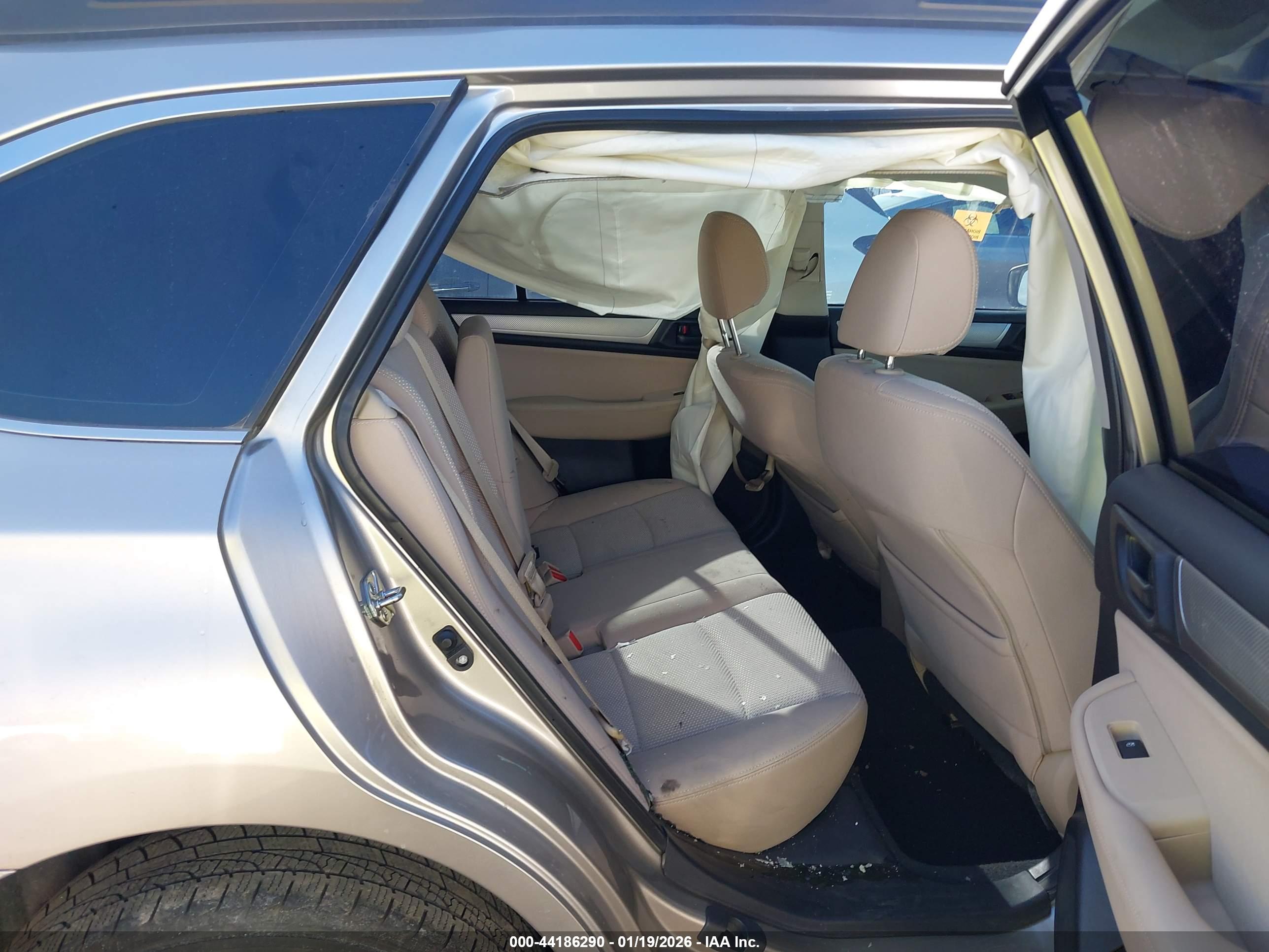 SUBARU OUTBACK image 8