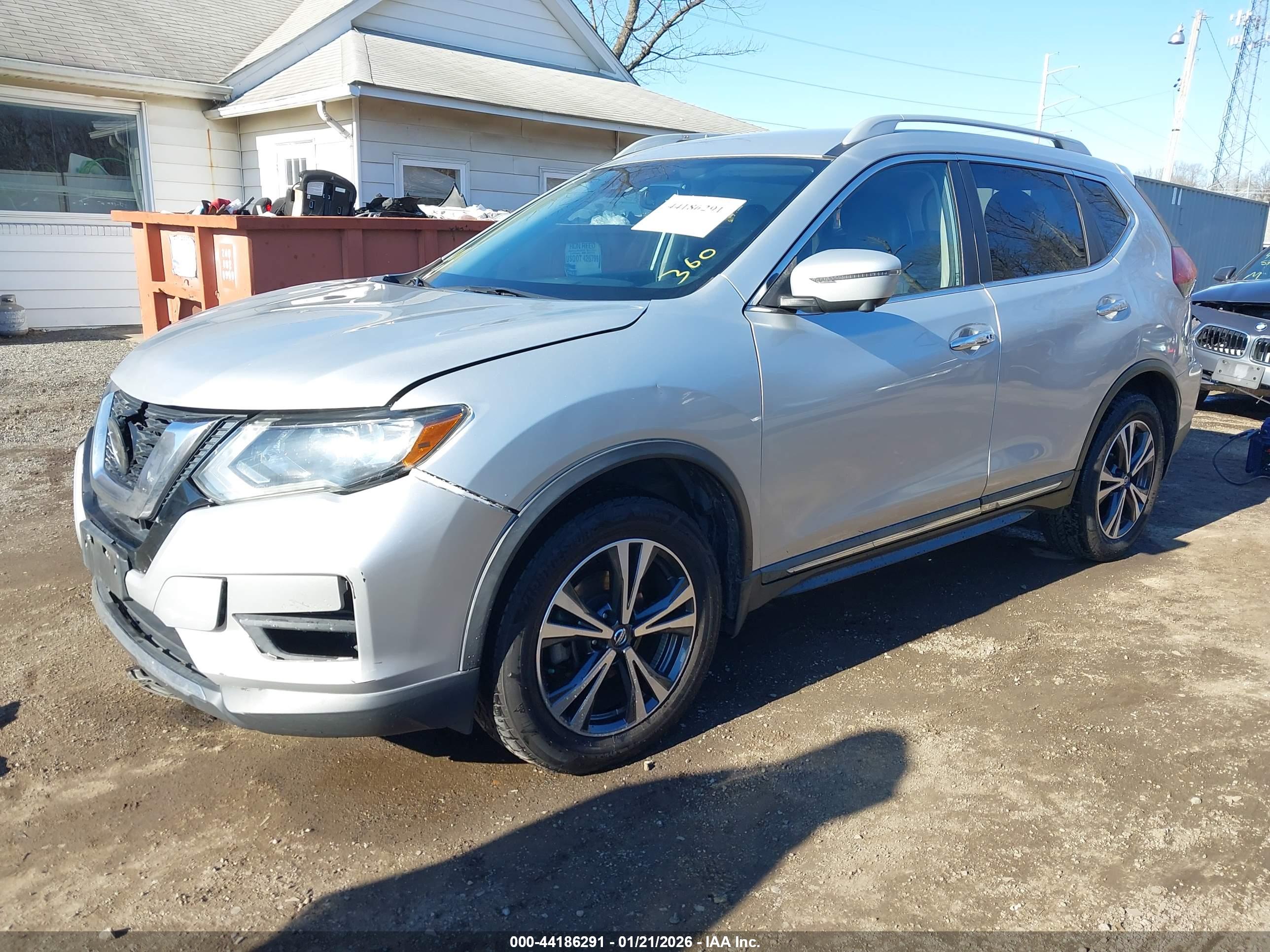 NISSAN ROGUE image 2
