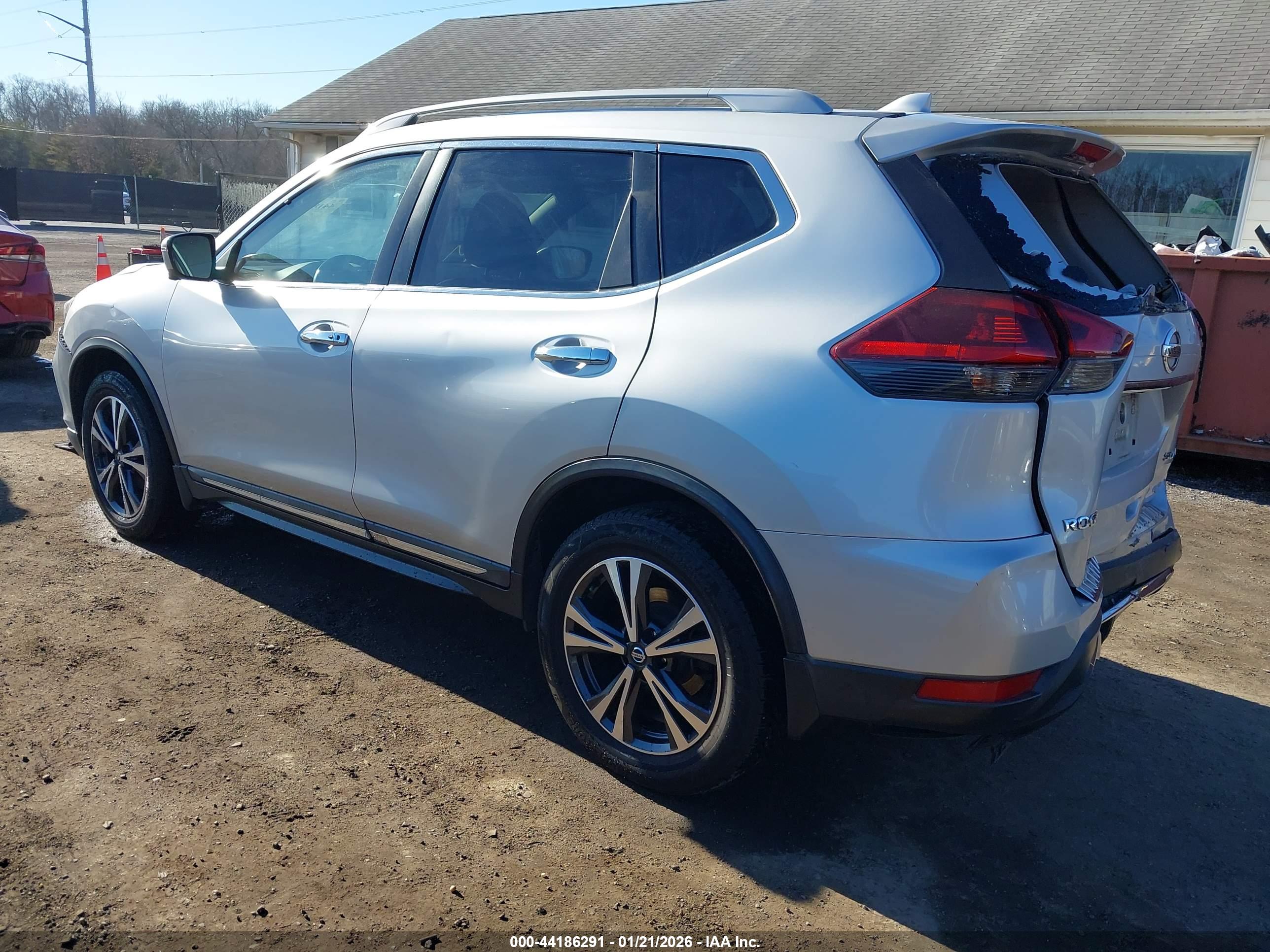 NISSAN ROGUE image 3