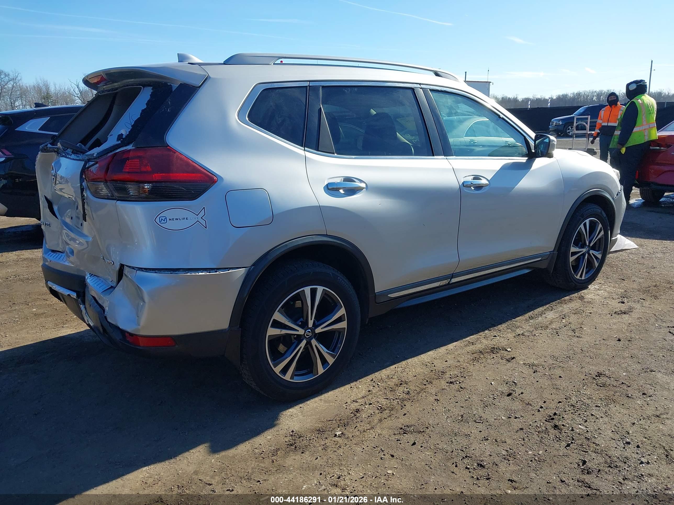 NISSAN ROGUE image 4