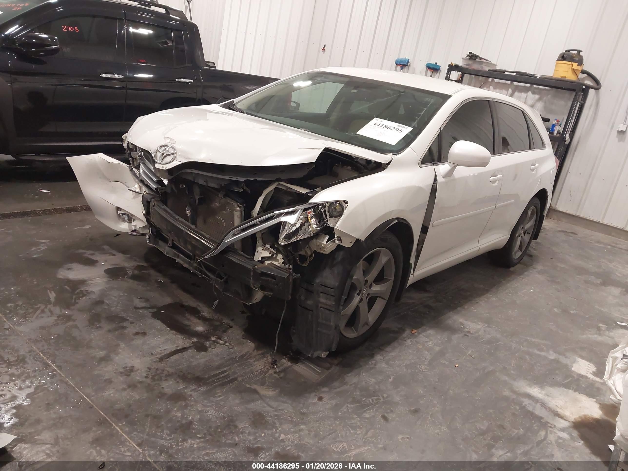 TOYOTA VENZA image 2