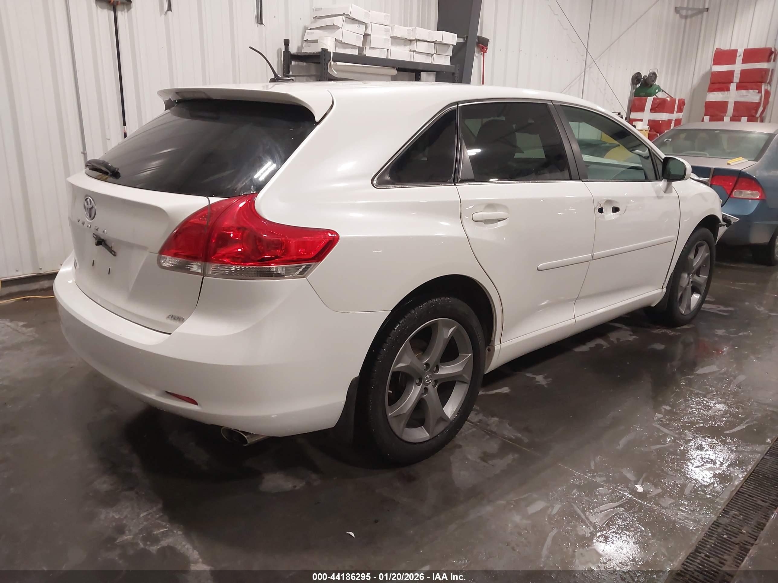 TOYOTA VENZA image 4