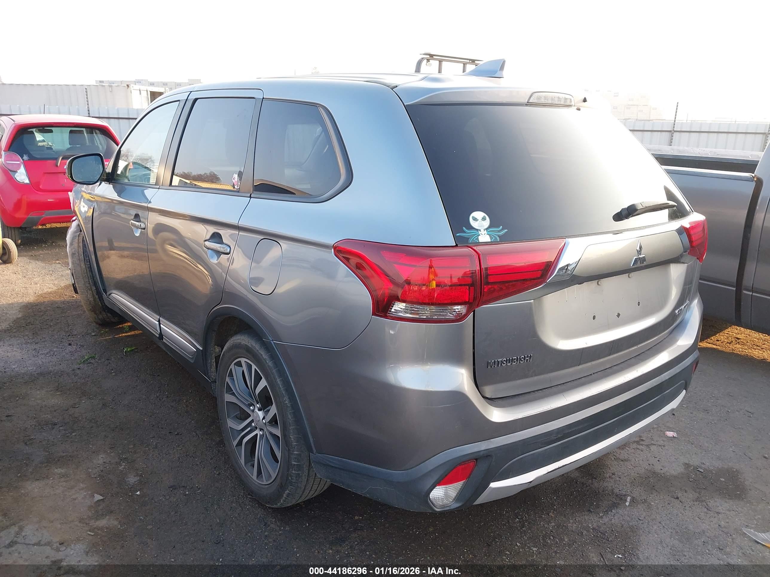 MITSUBISHI OUTLANDER image 3