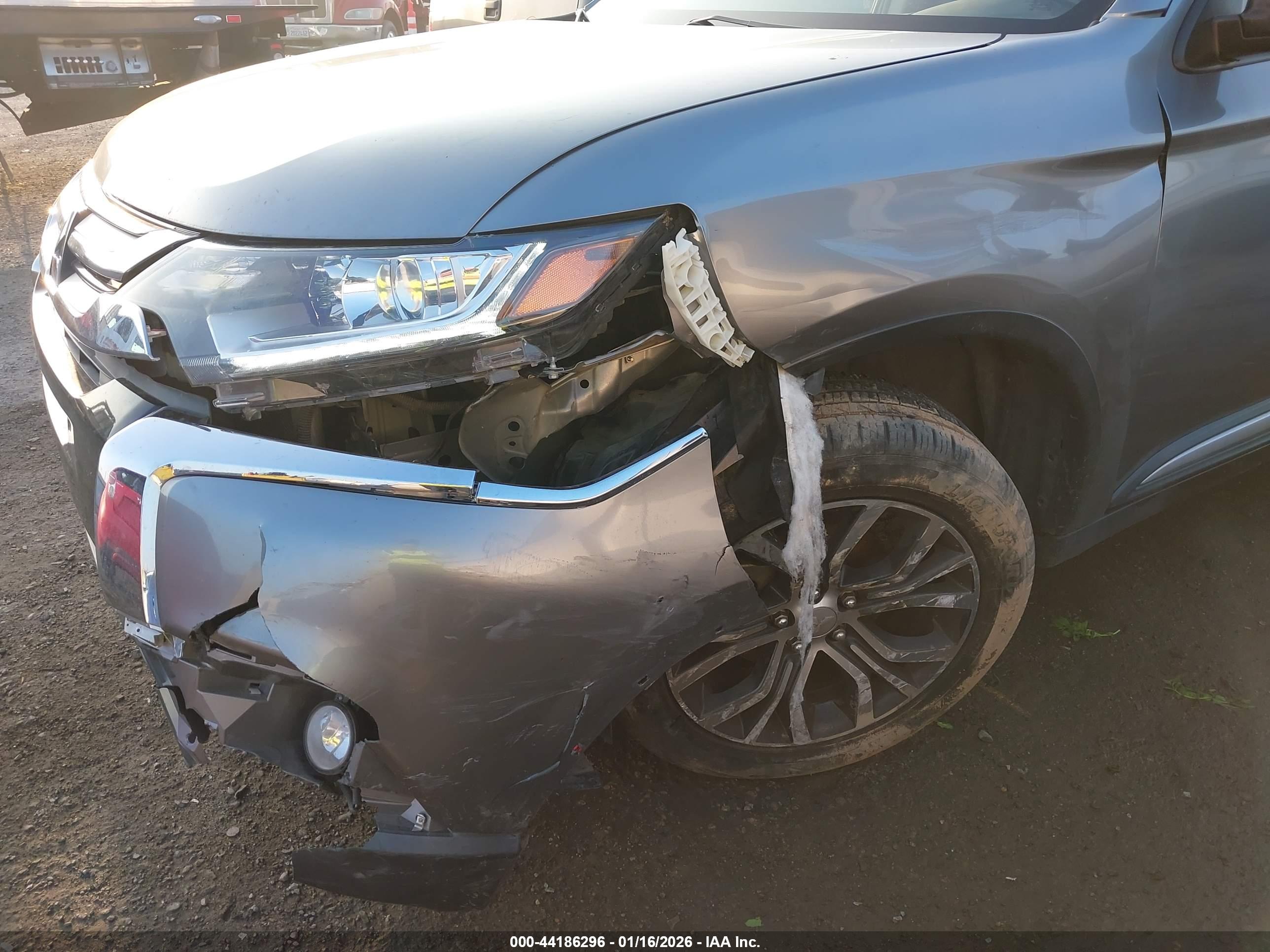 MITSUBISHI OUTLANDER image 6
