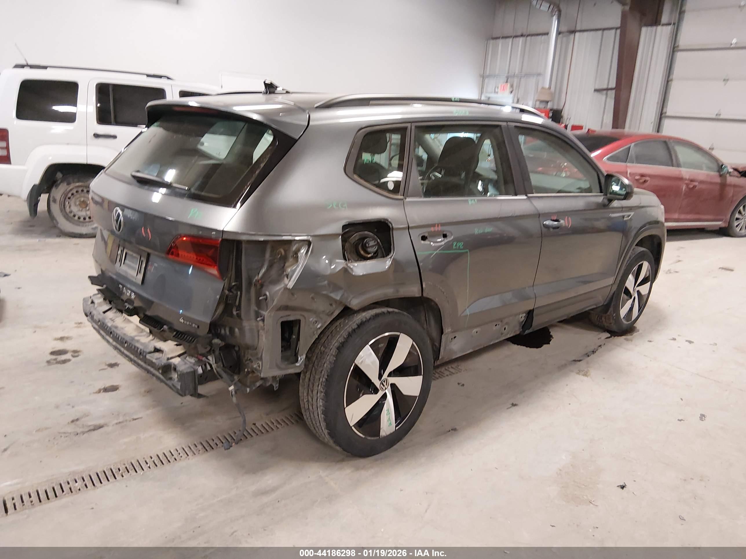 VOLKSWAGEN TAOS image 4