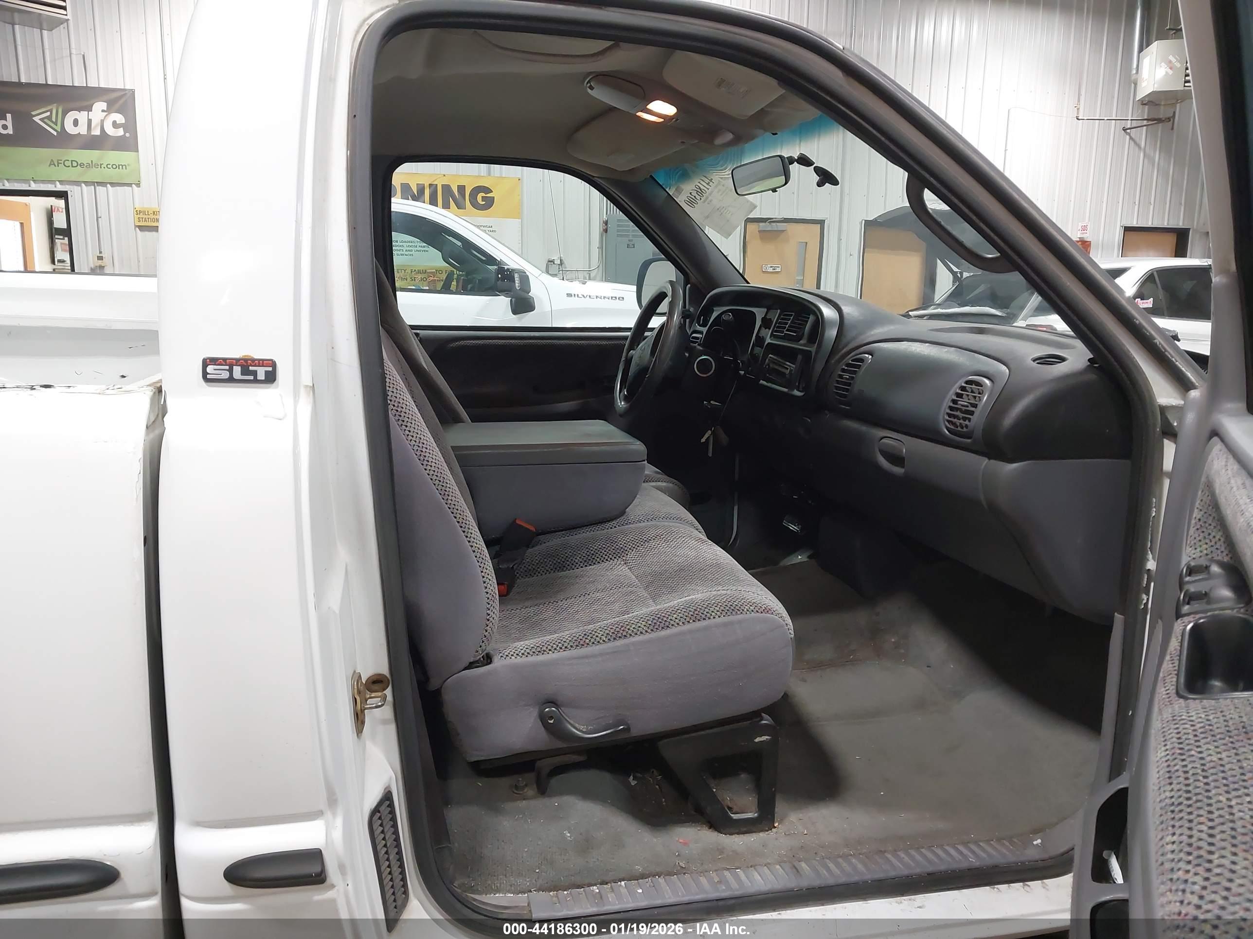 DODGE RAM image 5