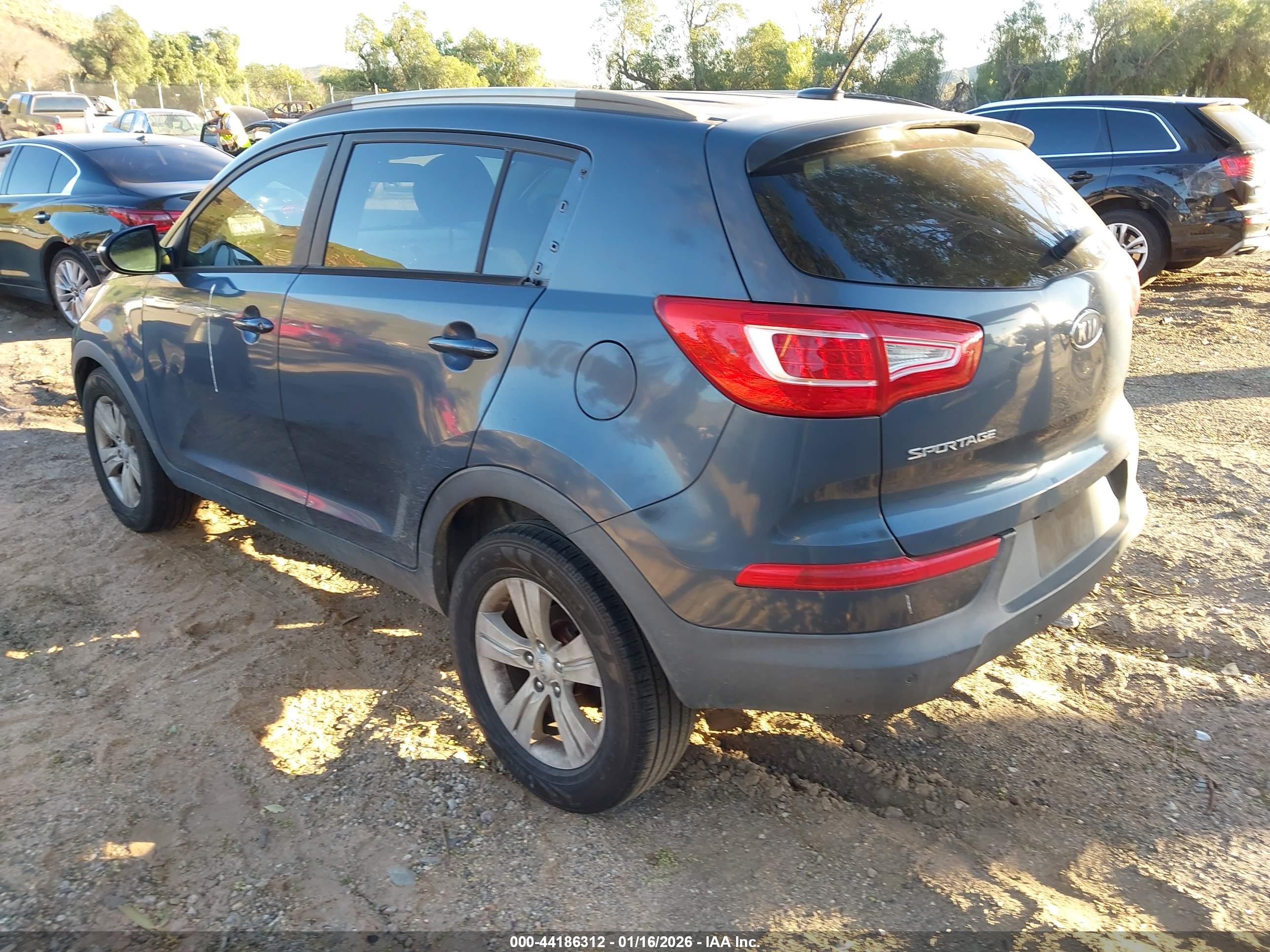 KIA SPORTAGE image 3