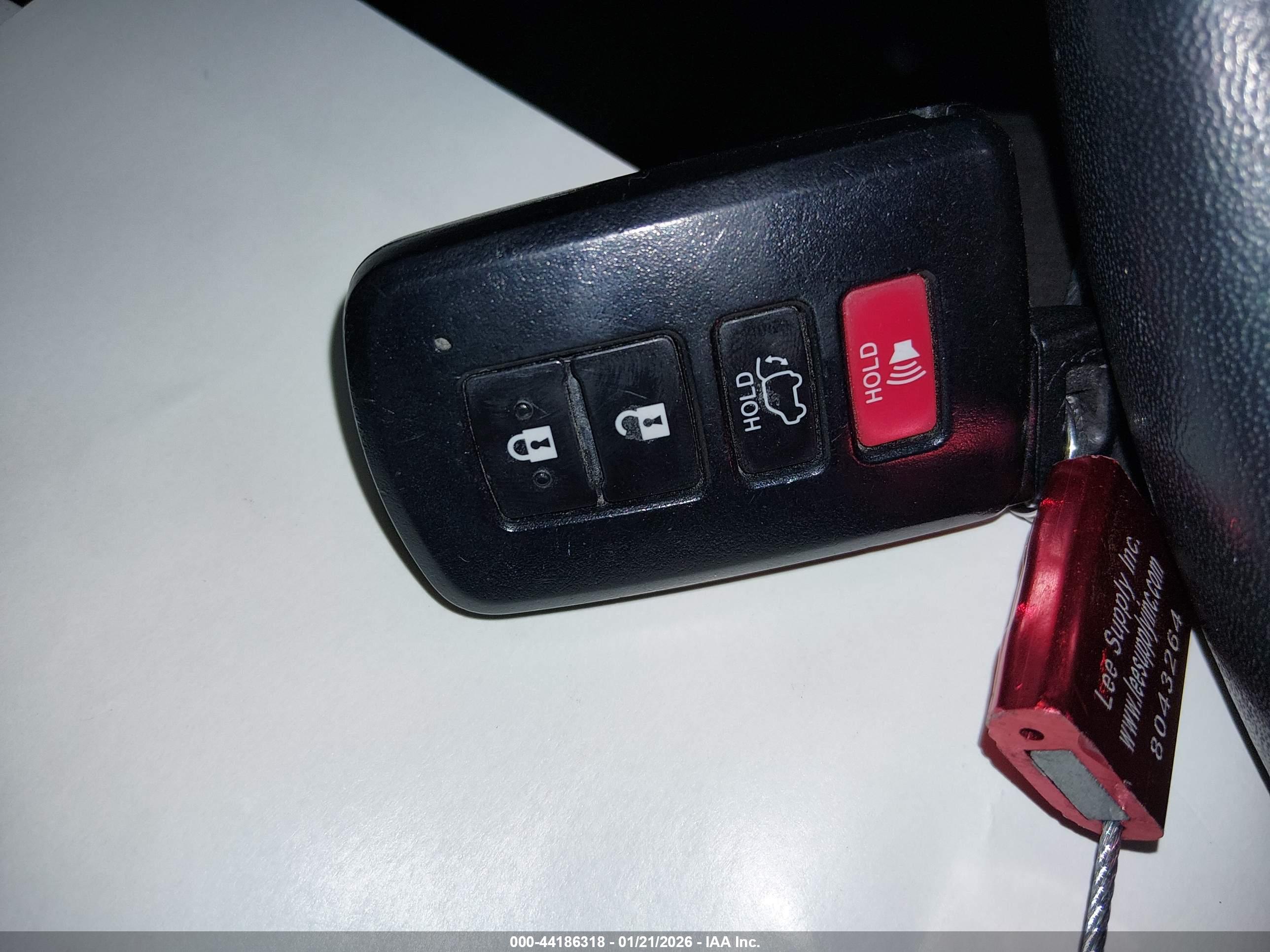 TOYOTA RAV4 image 11