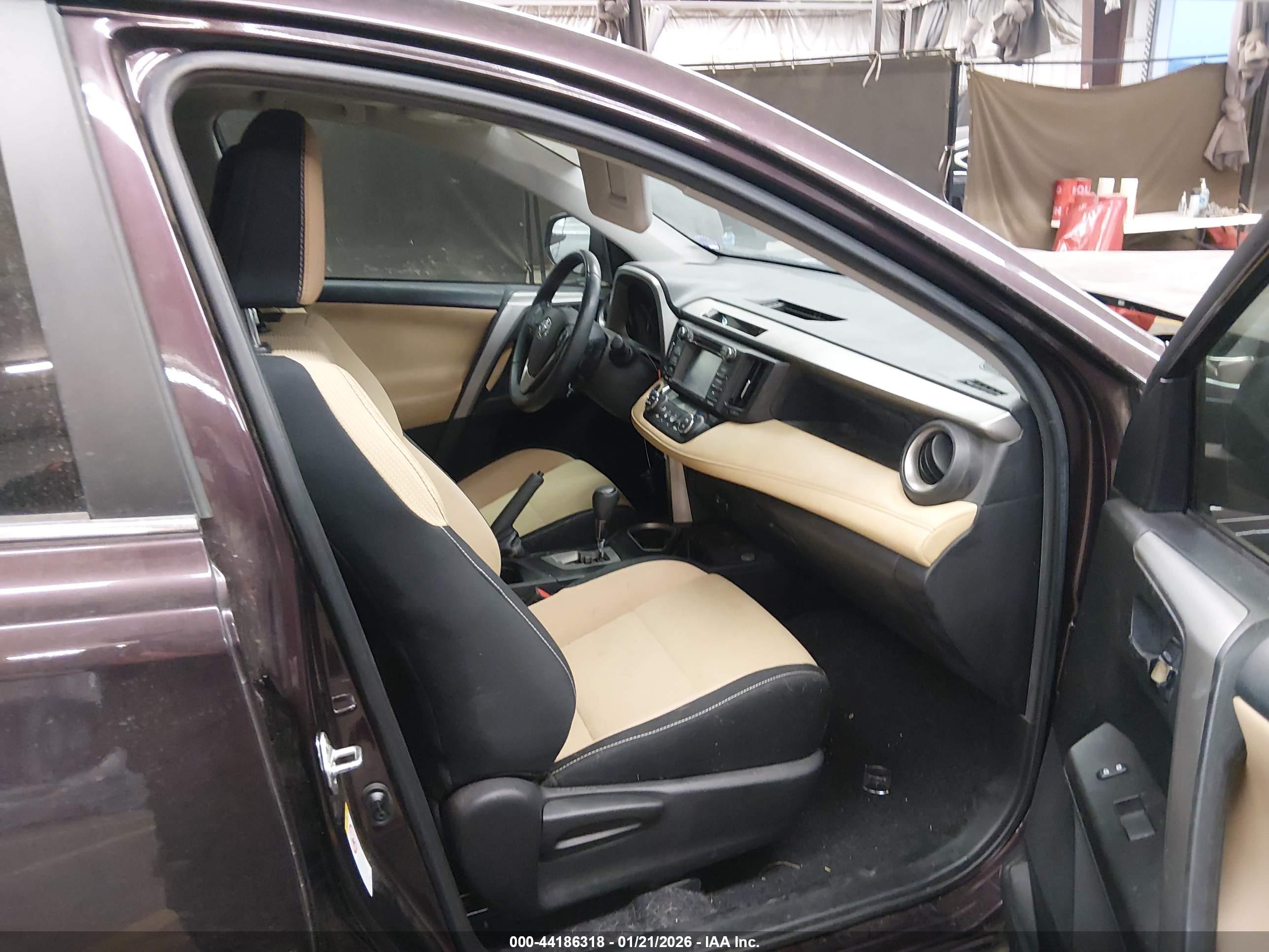 TOYOTA RAV4 image 5