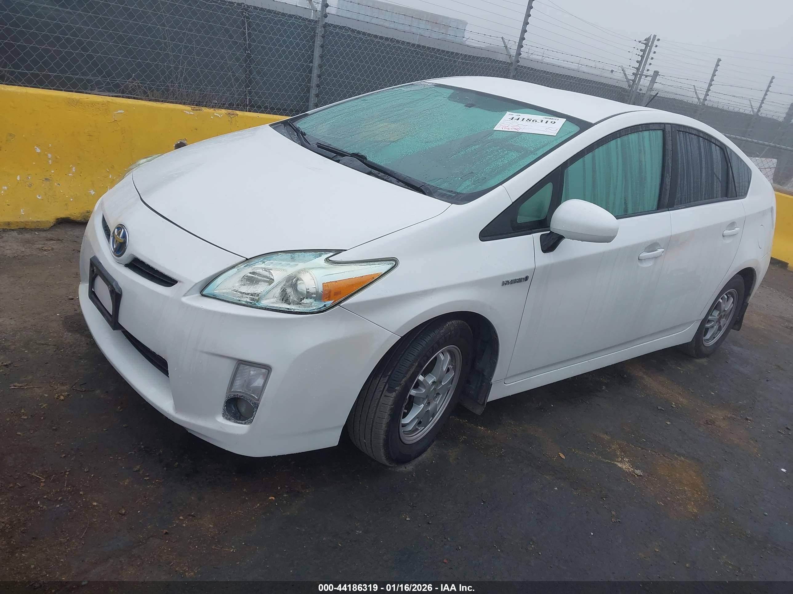 TOYOTA PRIUS image 2