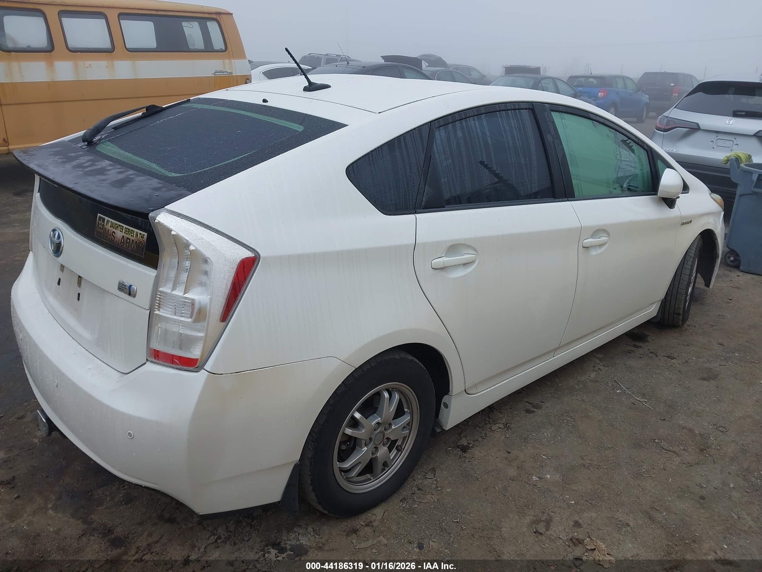 TOYOTA PRIUS image 4
