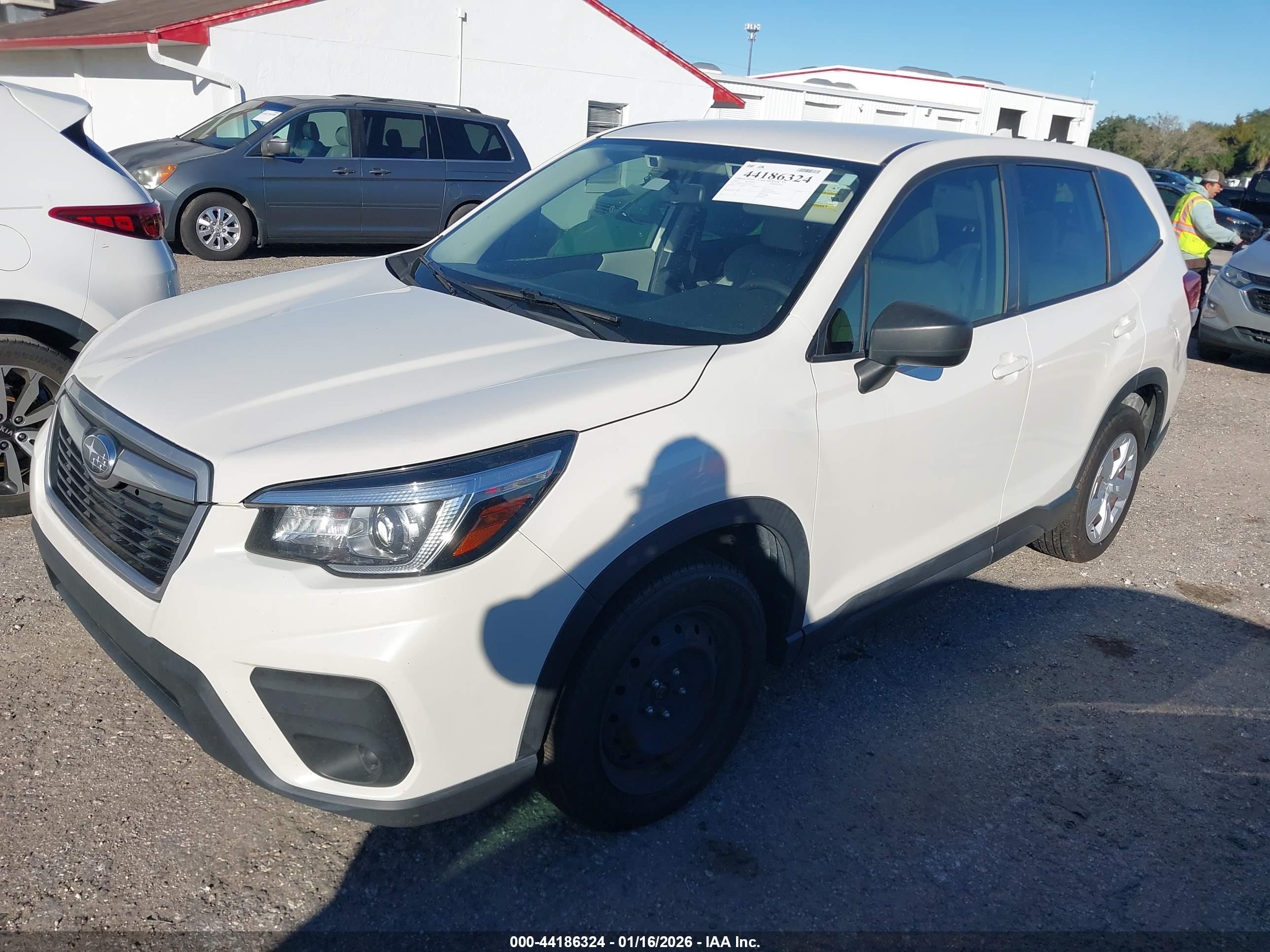 SUBARU FORESTER image 2