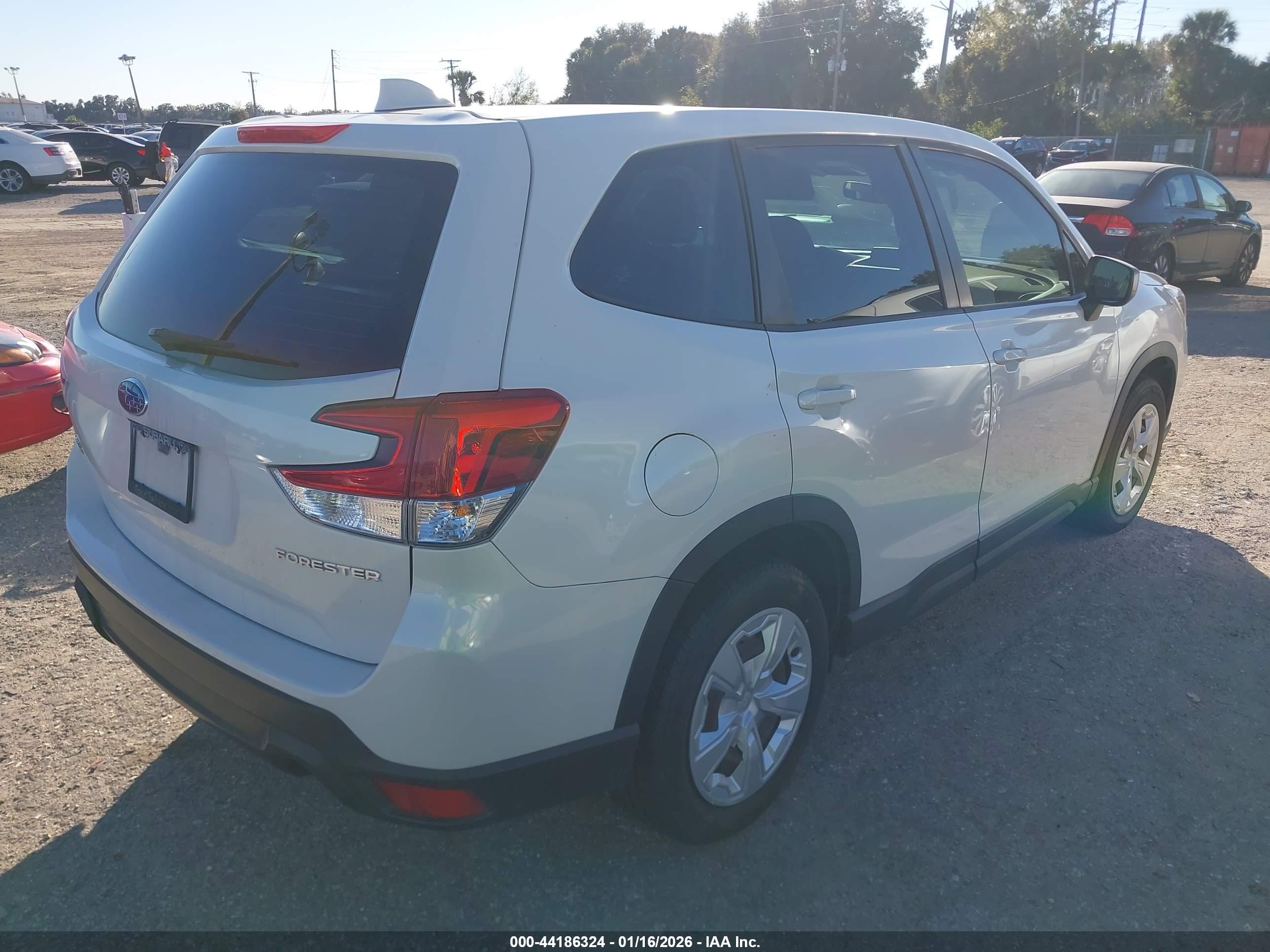 SUBARU FORESTER image 4