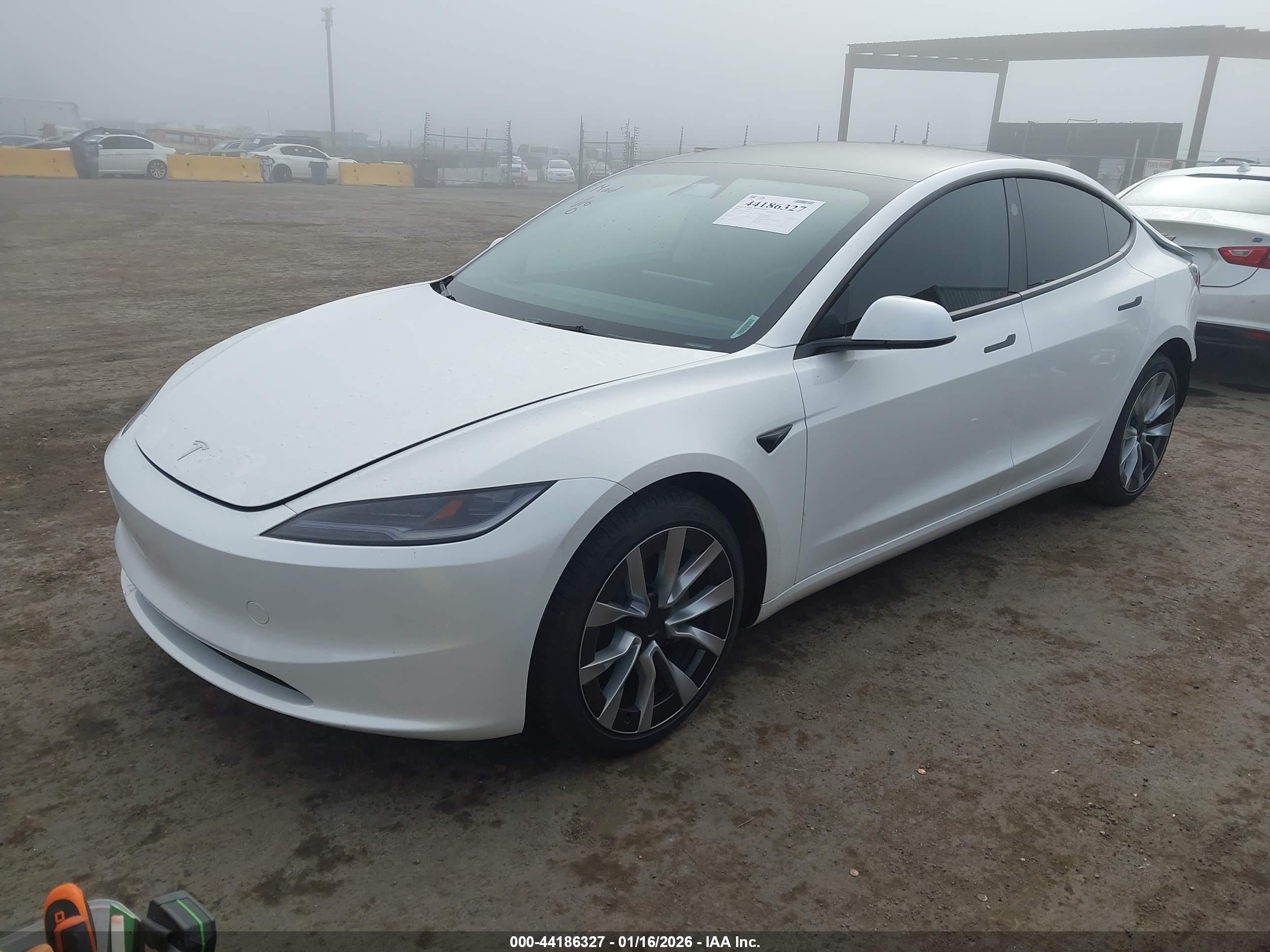 TESLA MODEL image 2
