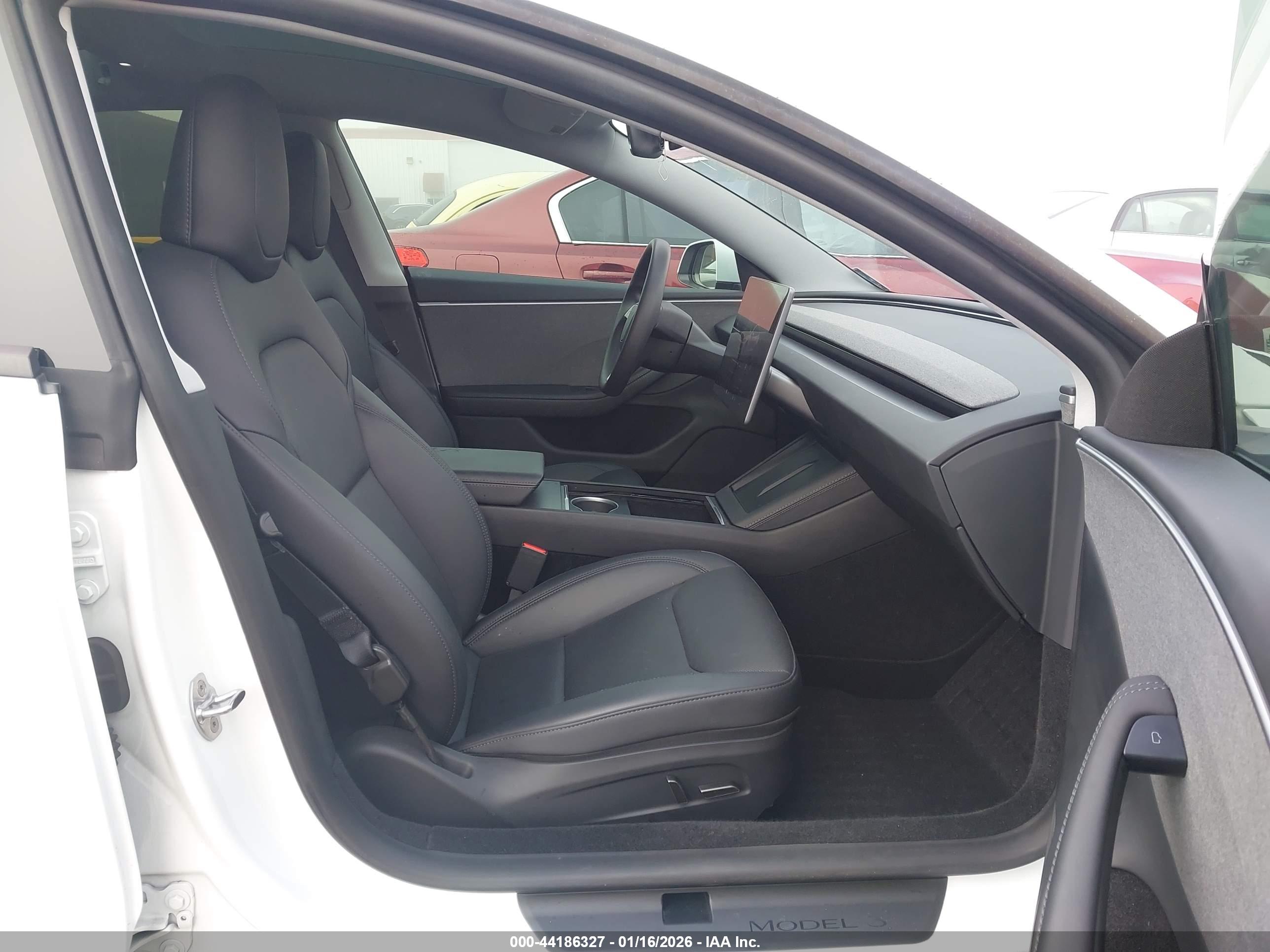TESLA MODEL image 5