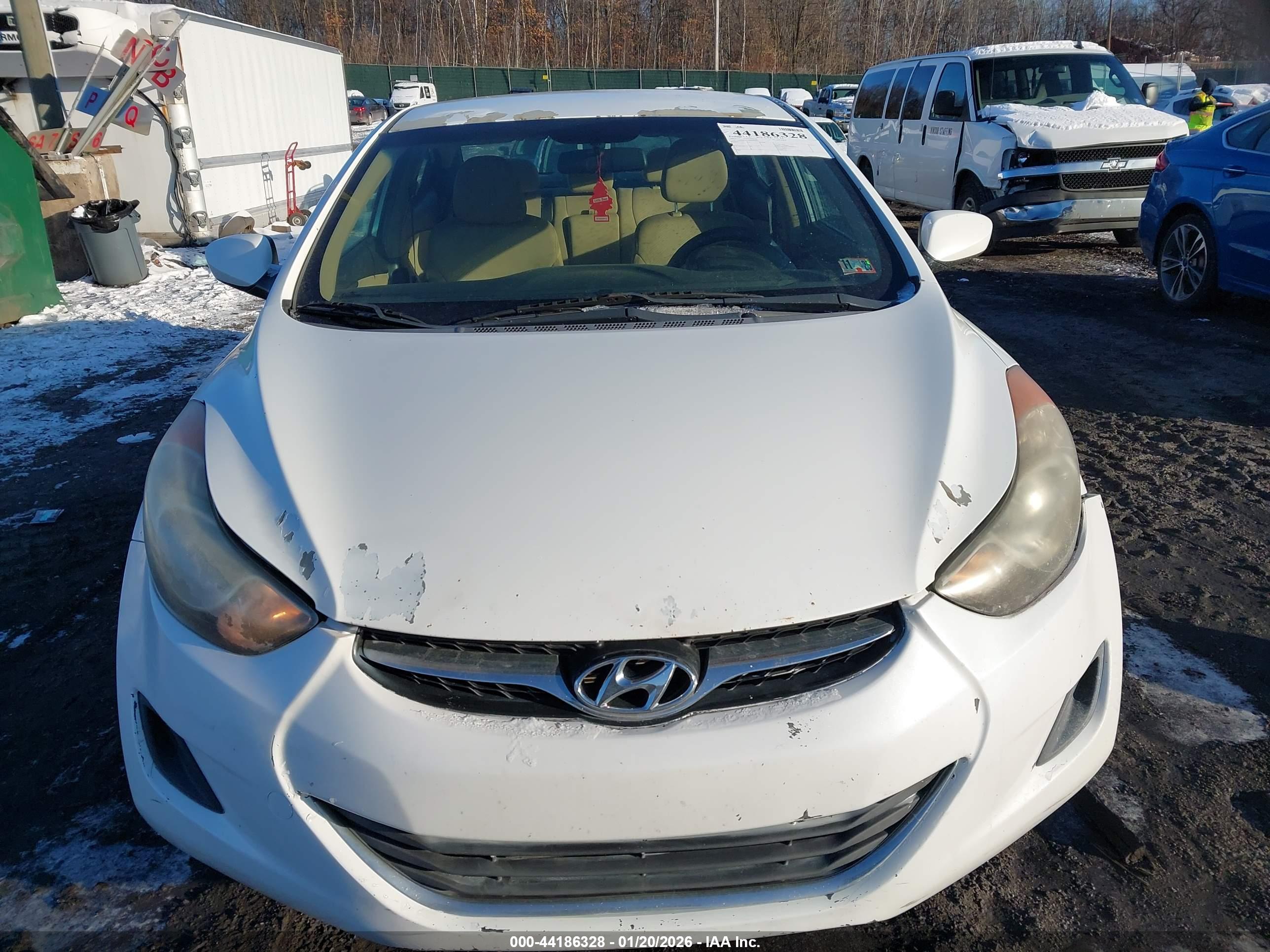 HYUNDAI ELANTRA image 6
