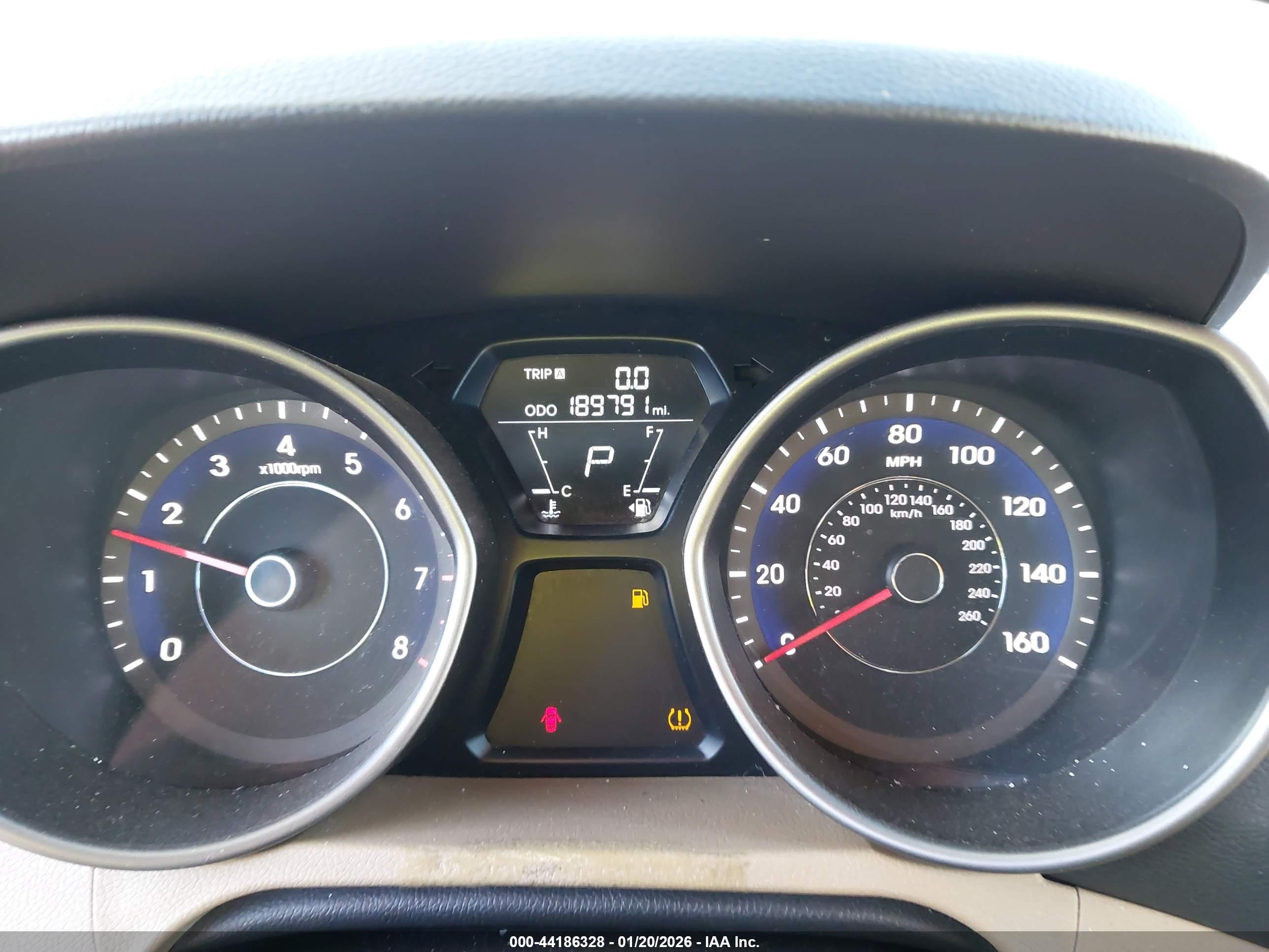 HYUNDAI ELANTRA image 7