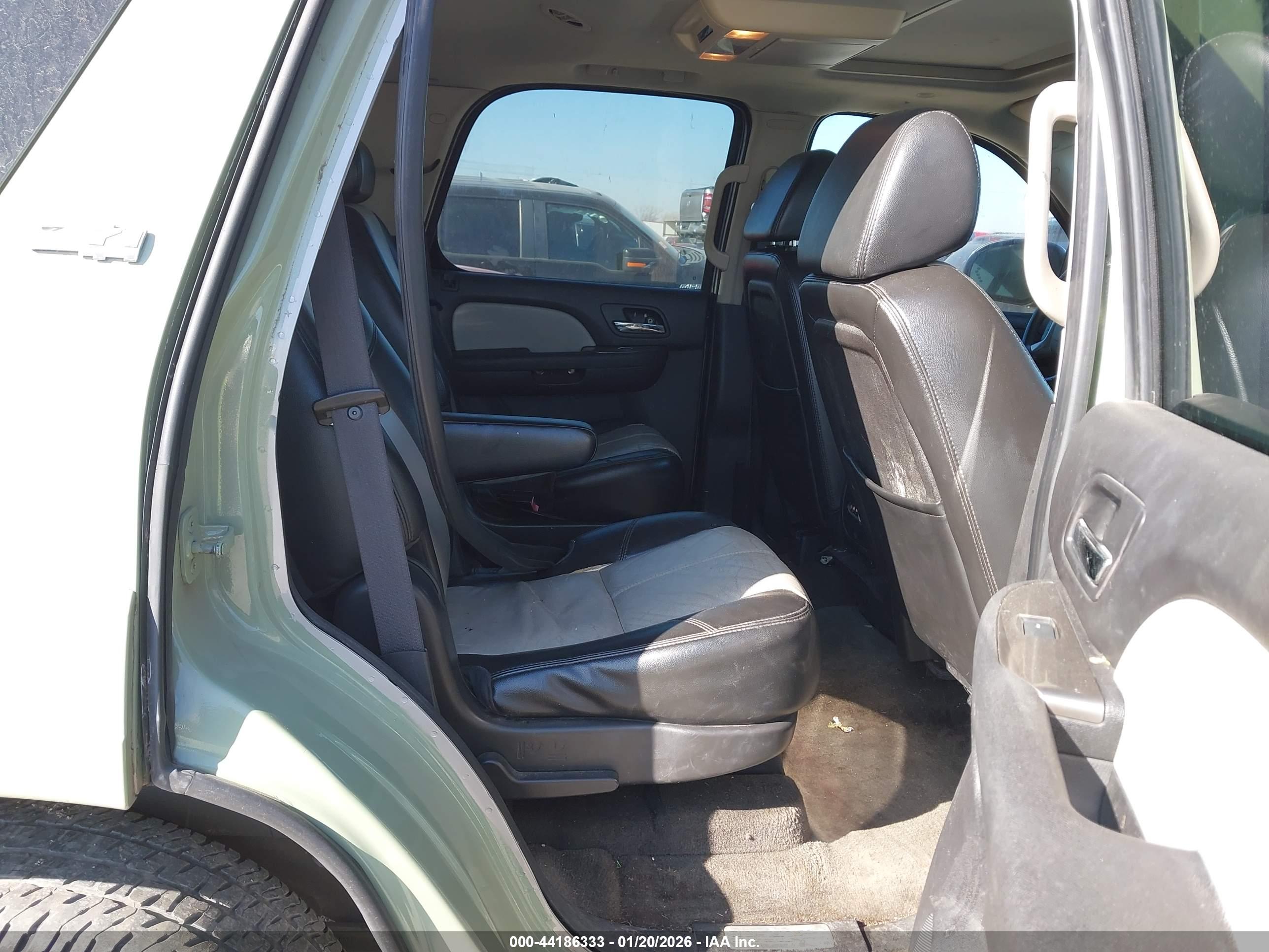 CHEVROLET TAHOE image 8
