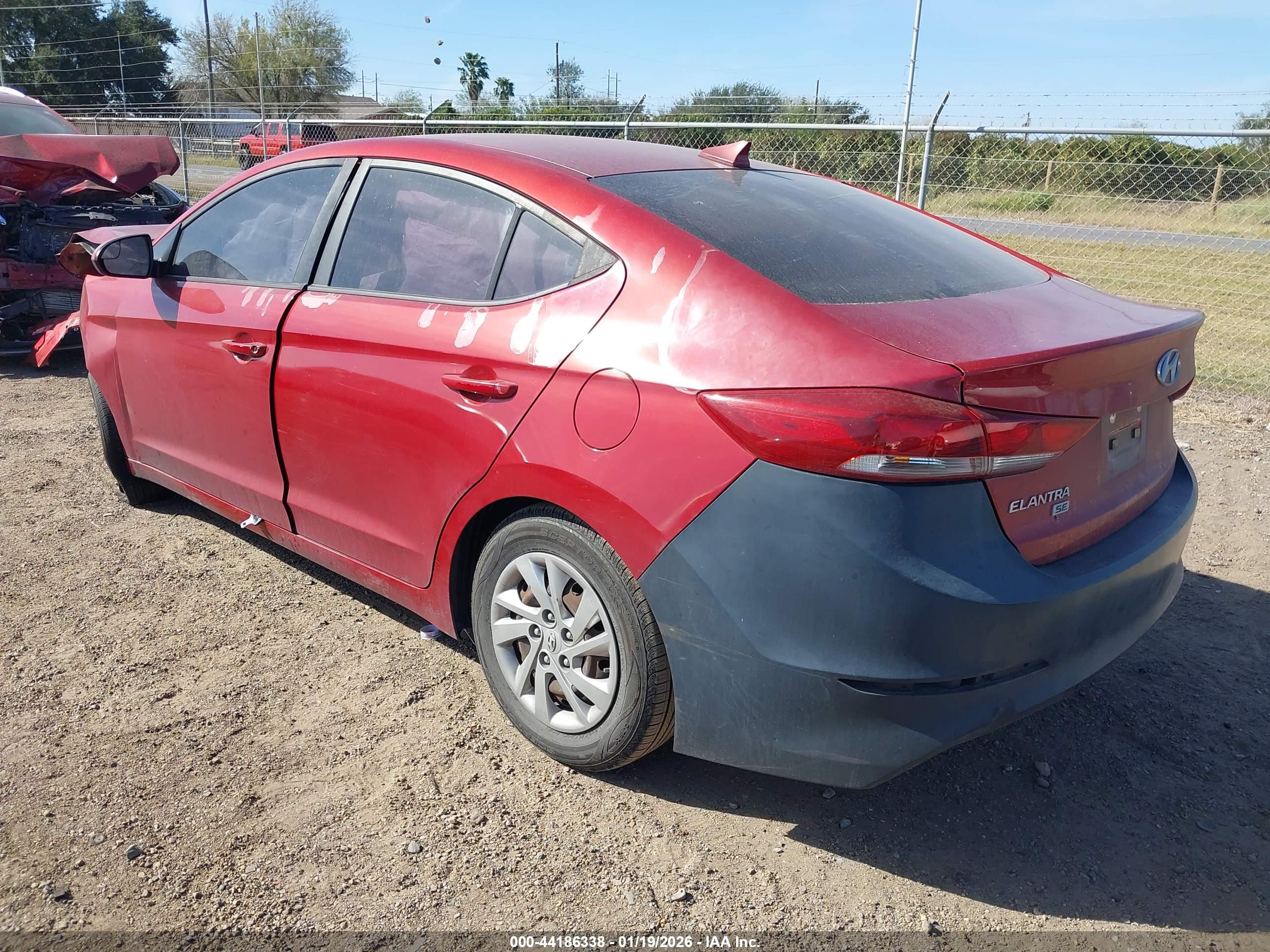 HYUNDAI ELANTRA image 3