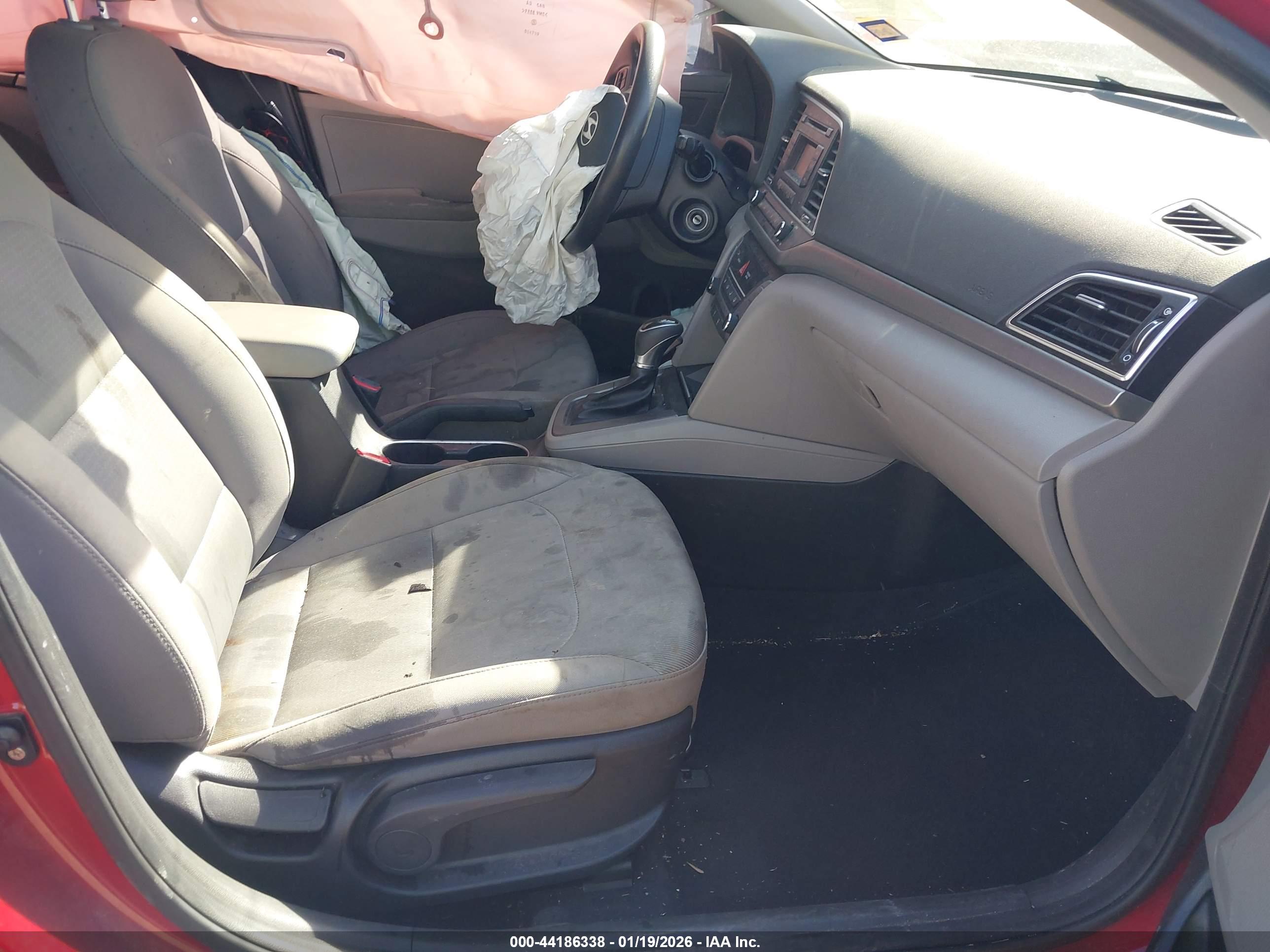 HYUNDAI ELANTRA image 5